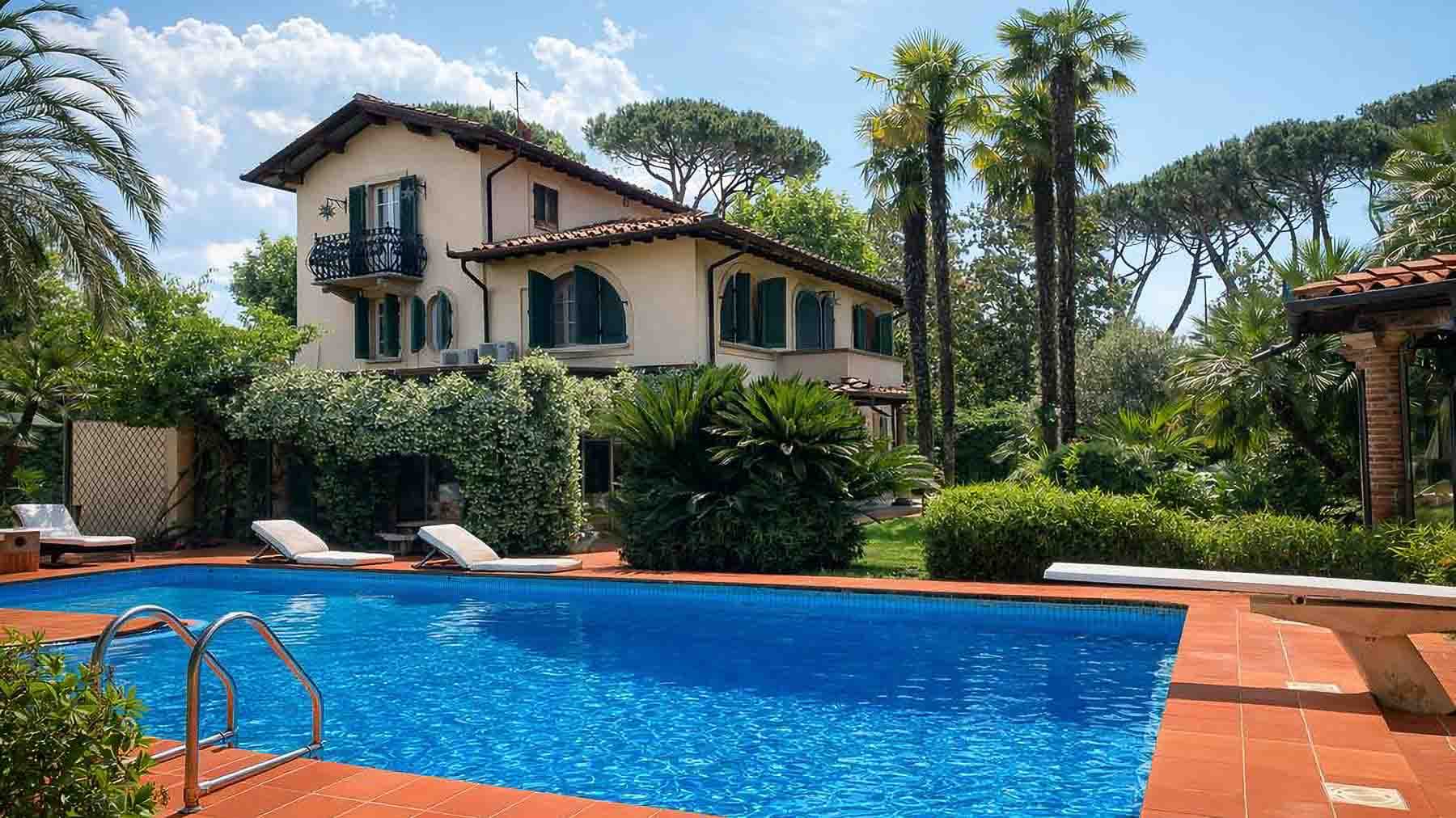 Villa in Prestigious Forte dei Marmi, Tuscany