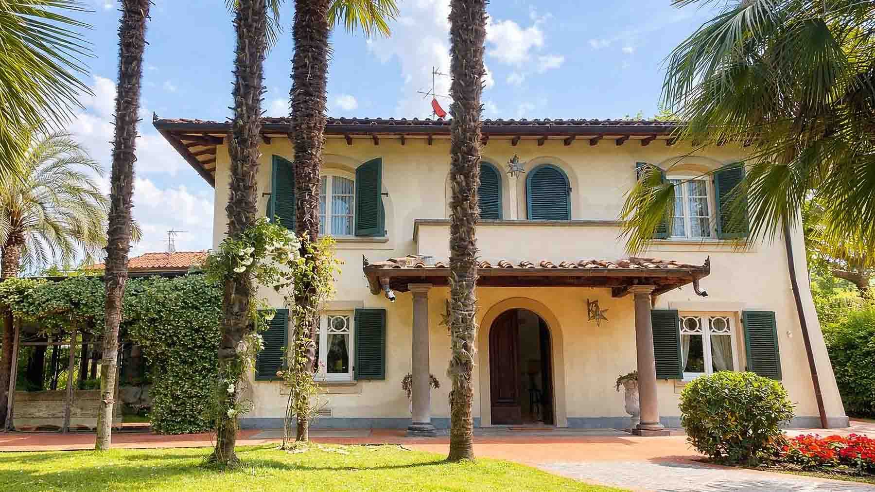 Villa in Prestigious Forte dei Marmi, Tuscany