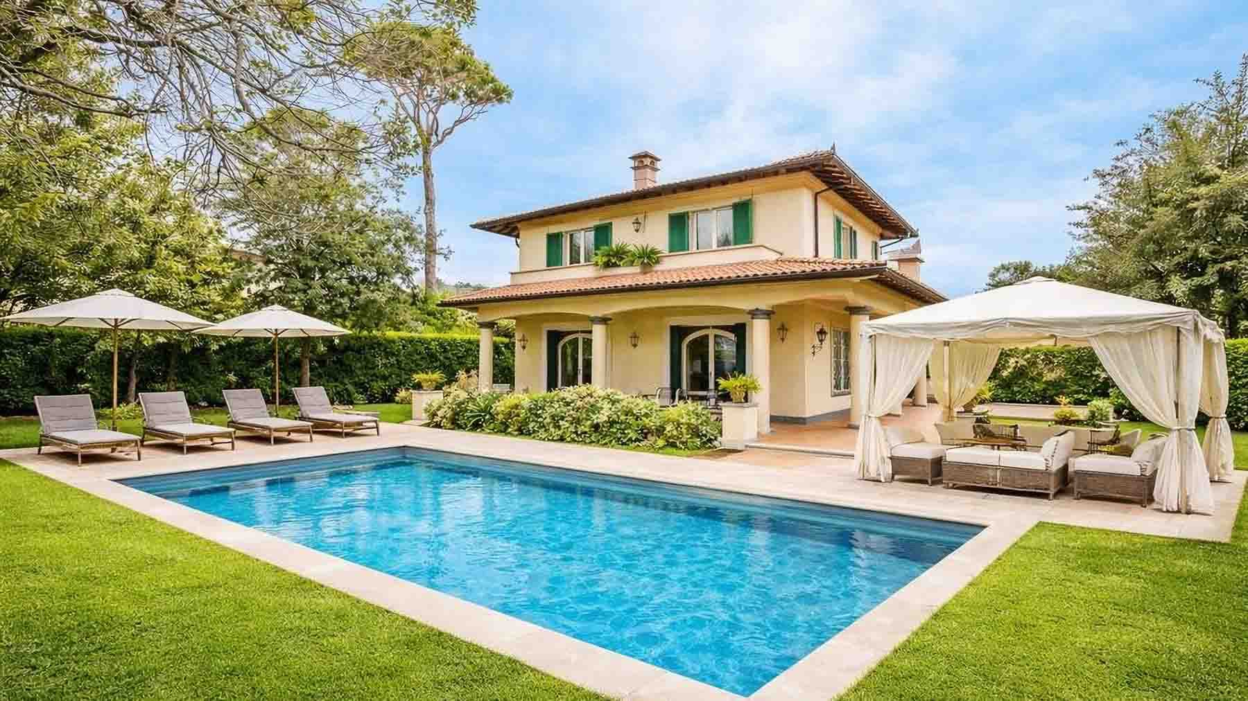 Exquisite Villa in Prestigious Forte dei Marmi, Tuscany