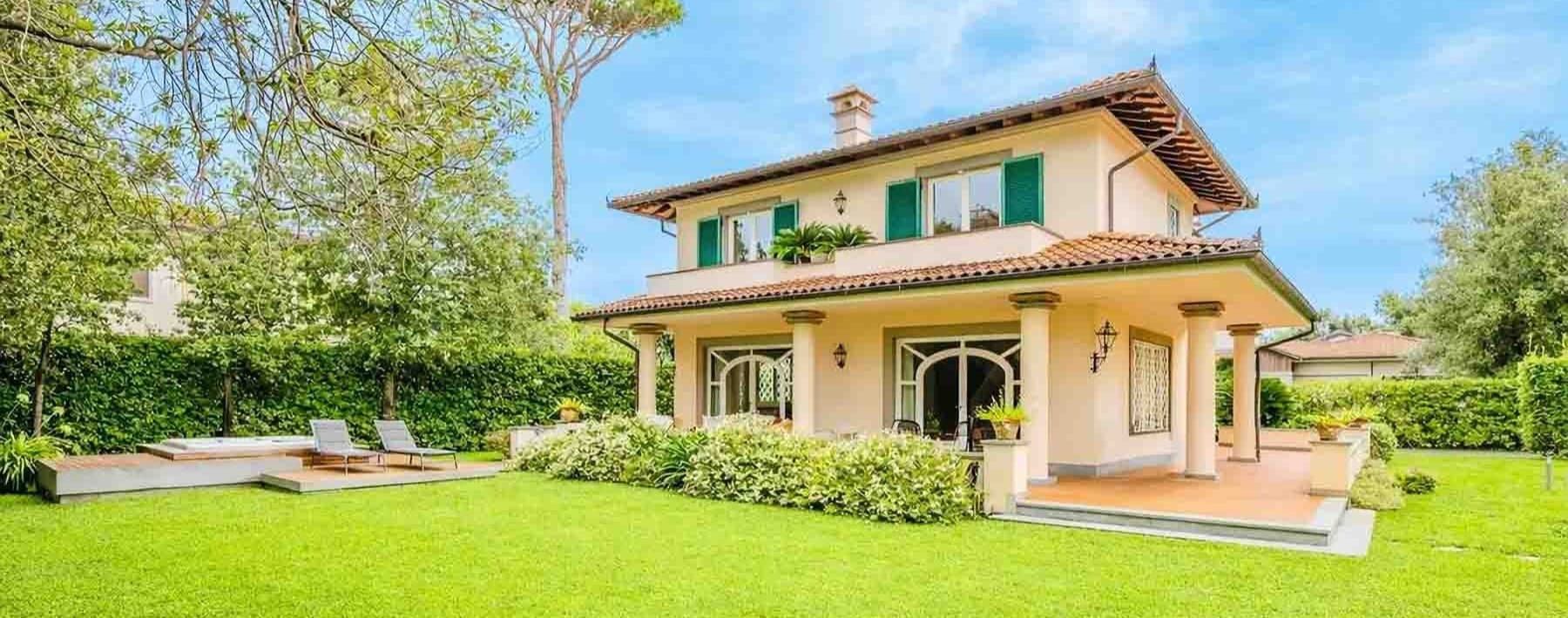 Exquisite Villa in Prestigious Forte dei Marmi, Tuscany
