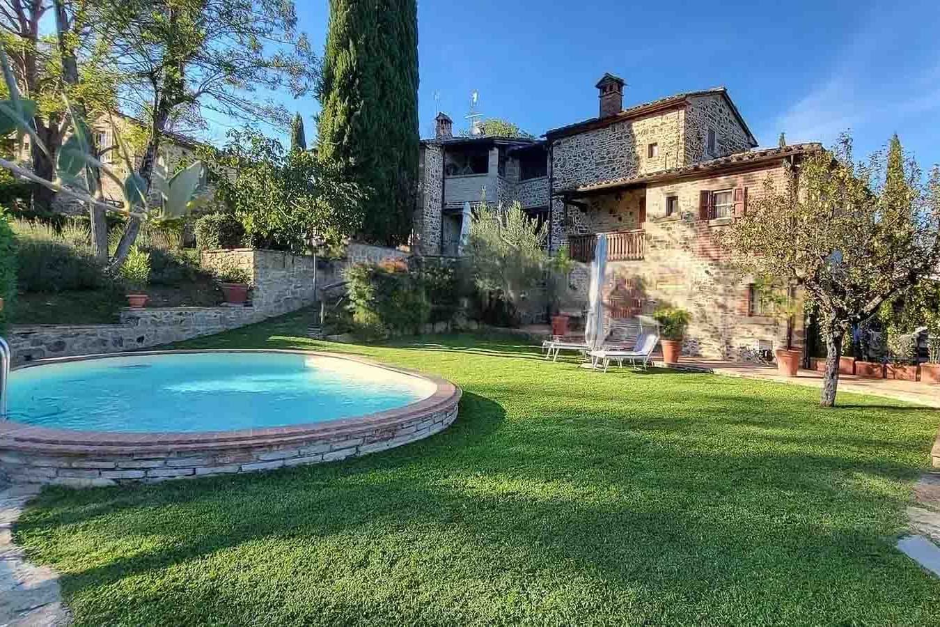 Casale con piscina privata ad Anghiari, Toscana