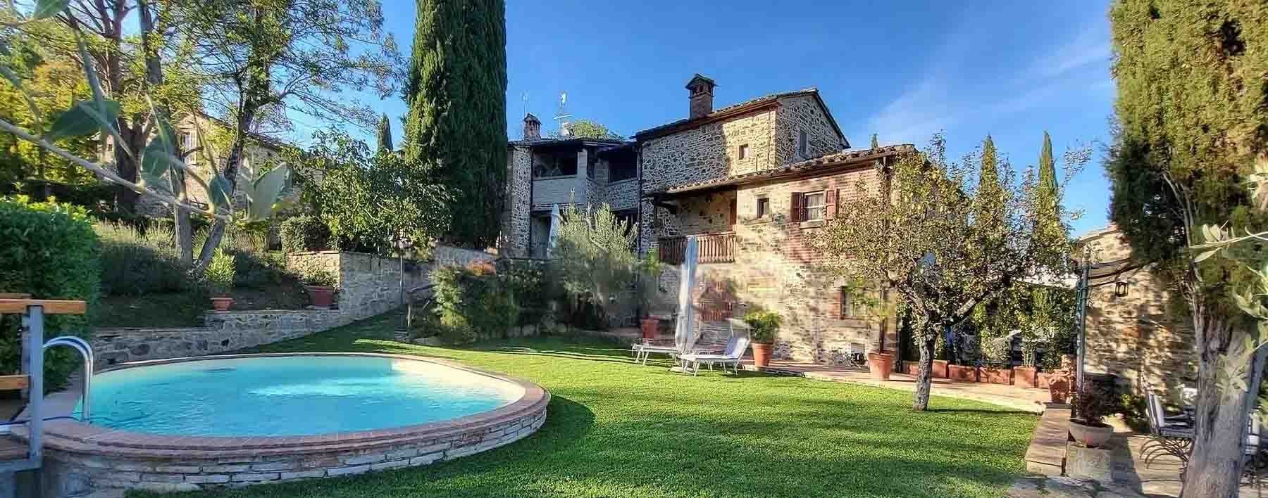 Casale con piscina privata ad Anghiari, Toscana
