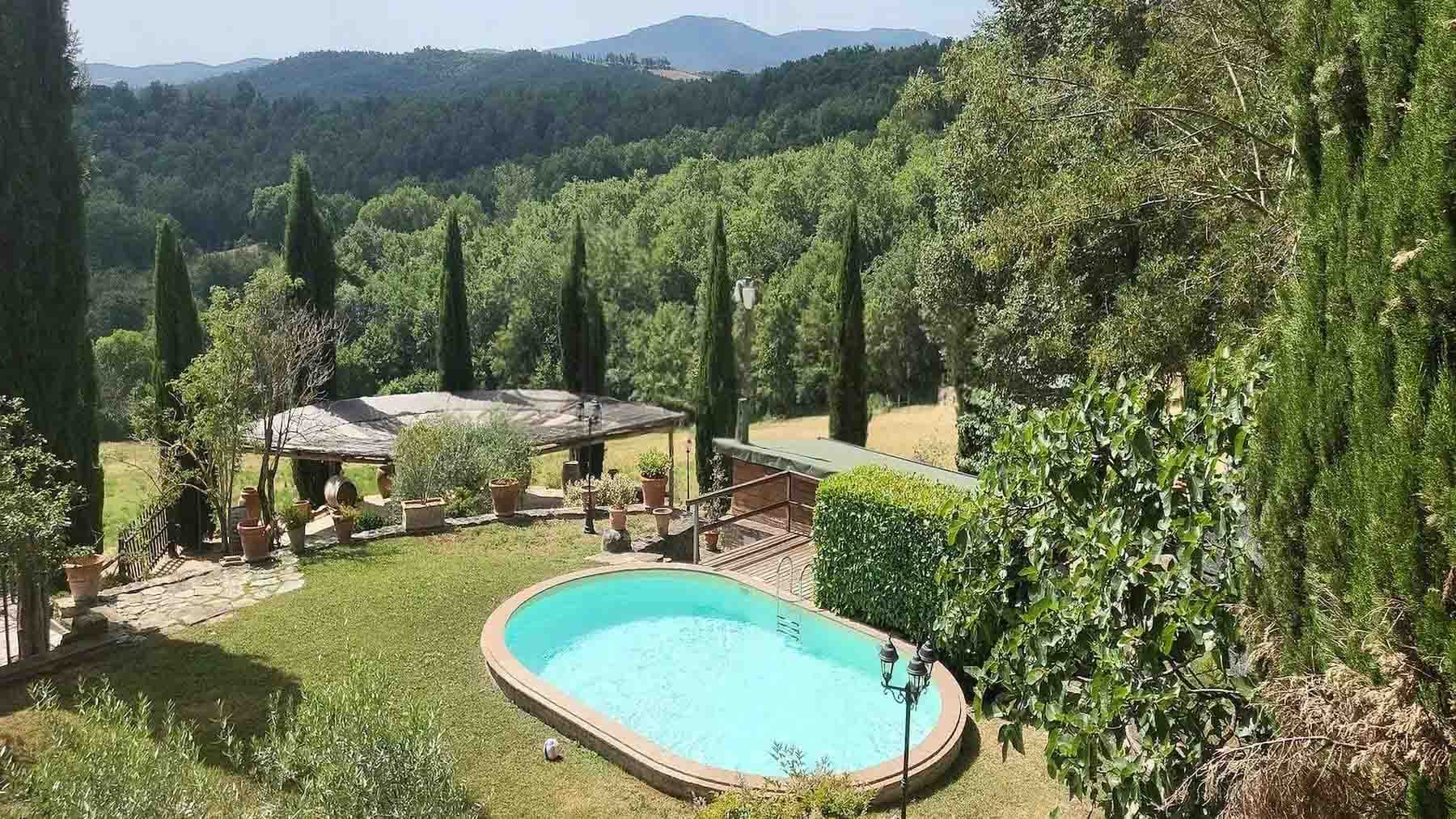 Casale con piscina privata ad Anghiari, Toscana