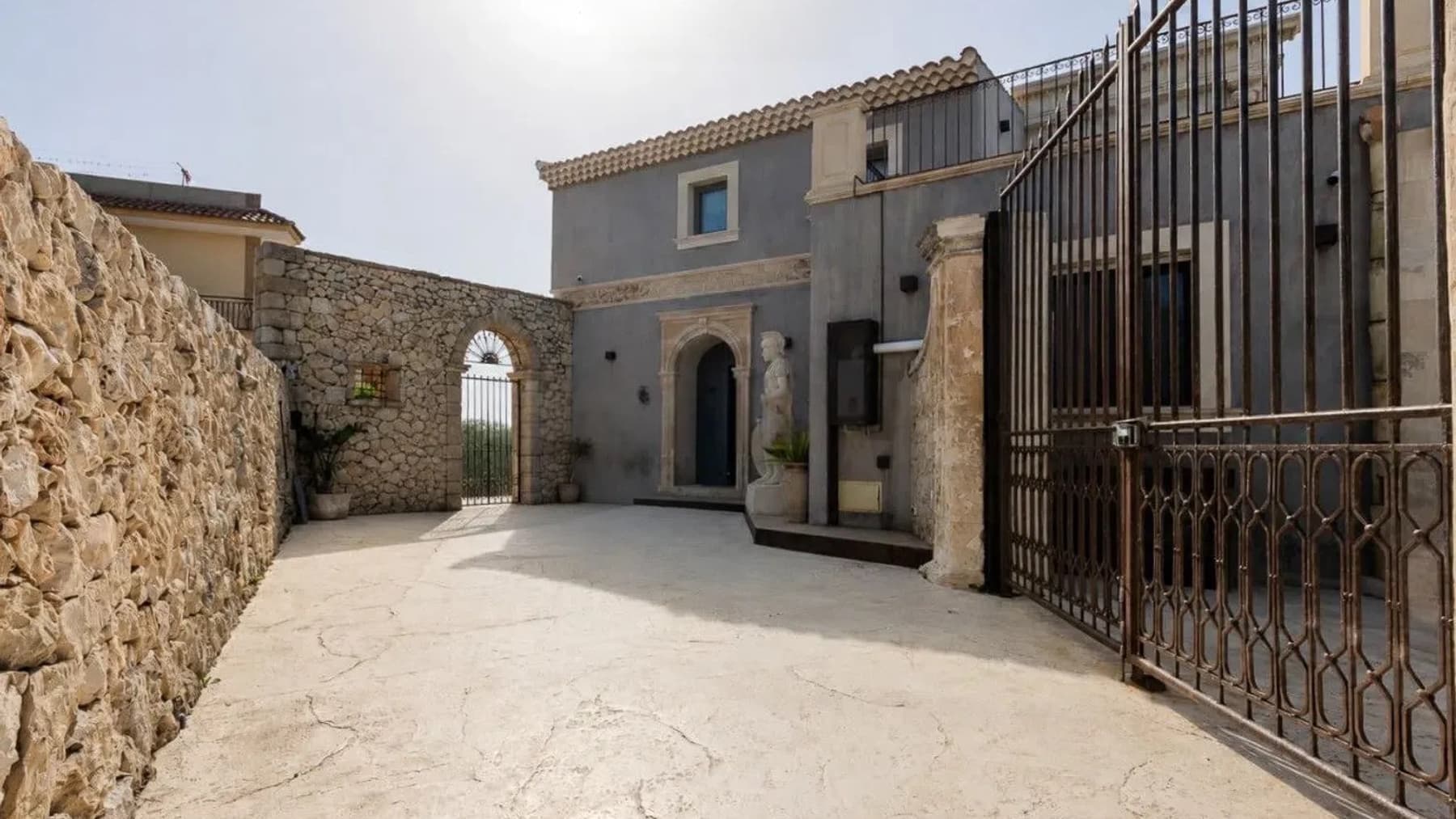 Villa con piscina ad Avola, Sicilia