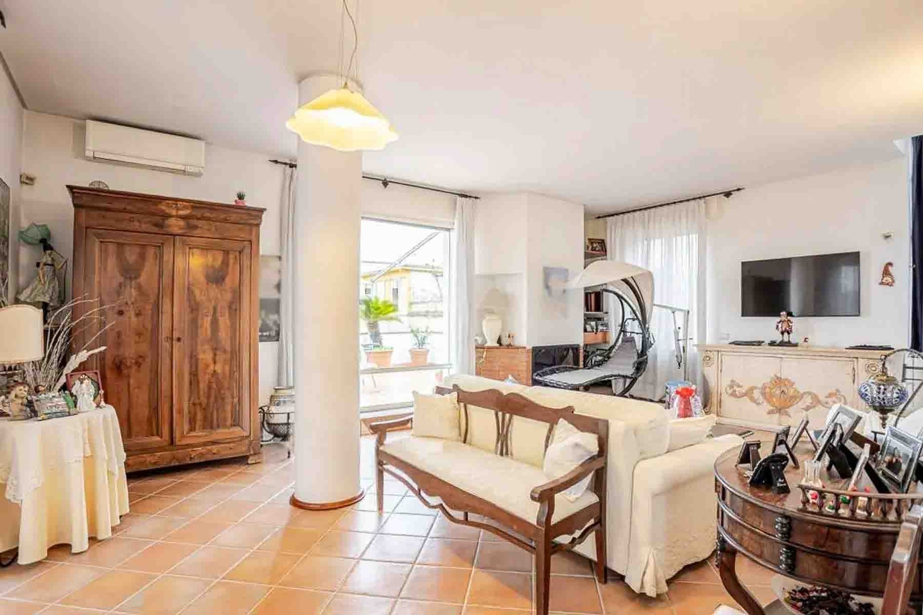 Charming Apartment in Napoli, Campania