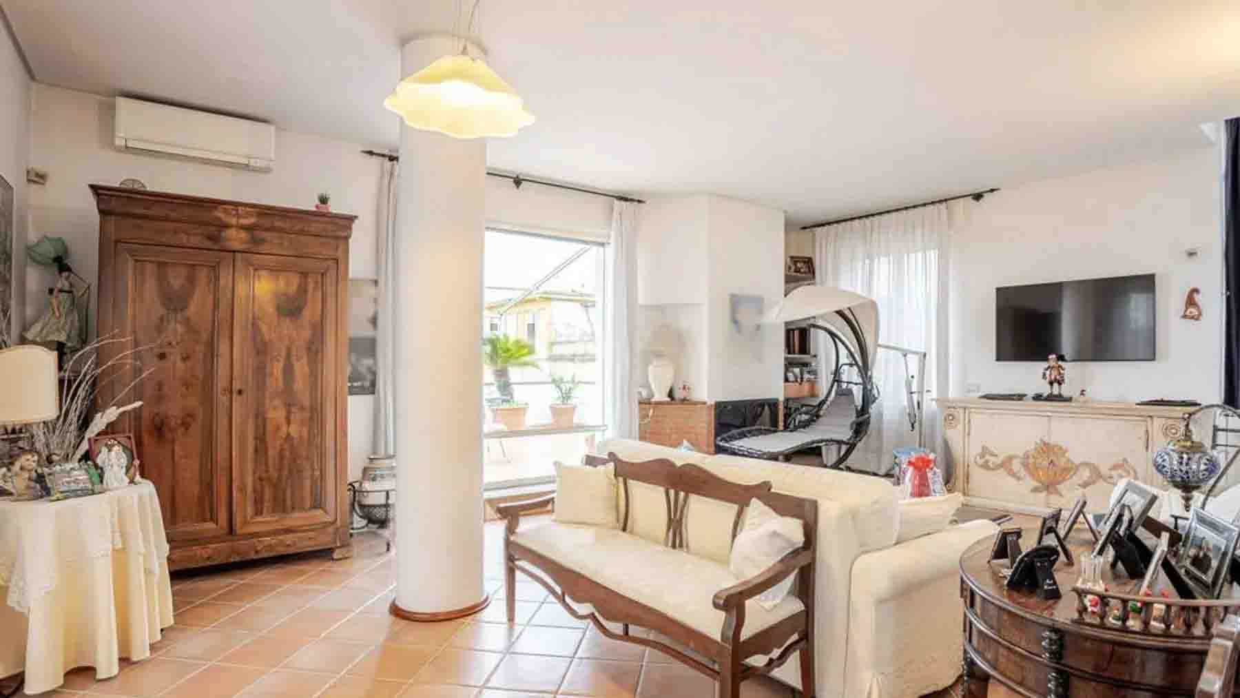 Charming Apartment in Napoli, Campania