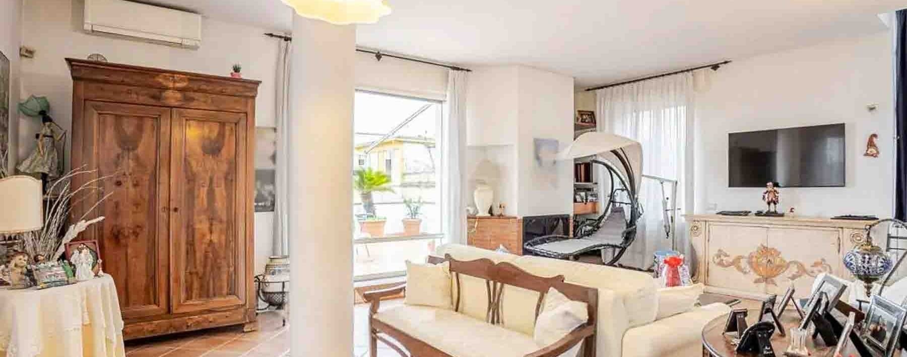 Charming Apartment in Napoli, Campania