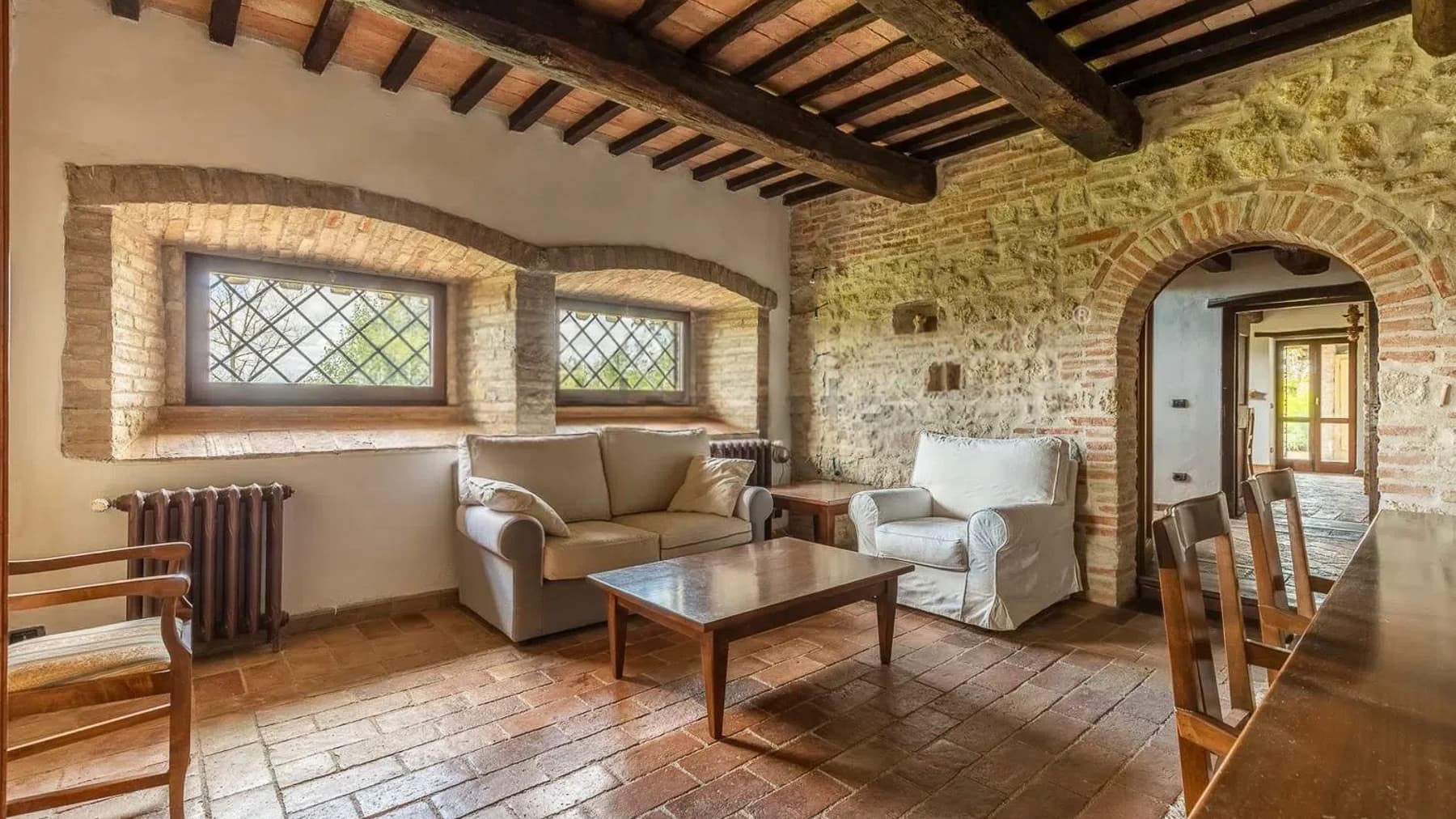 Casale storico con piscina e vista panoramica a Todi, Umbria