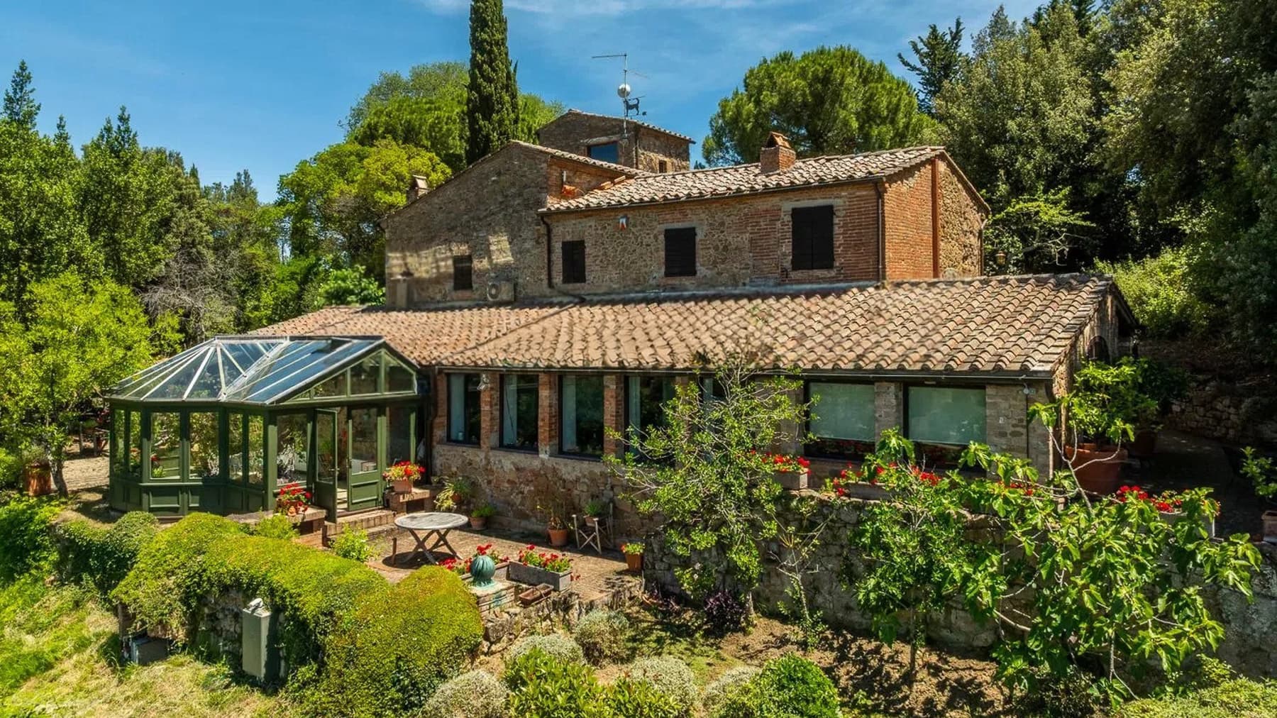 Casale in pietra a Pienza, Val d'Orcia con piscina