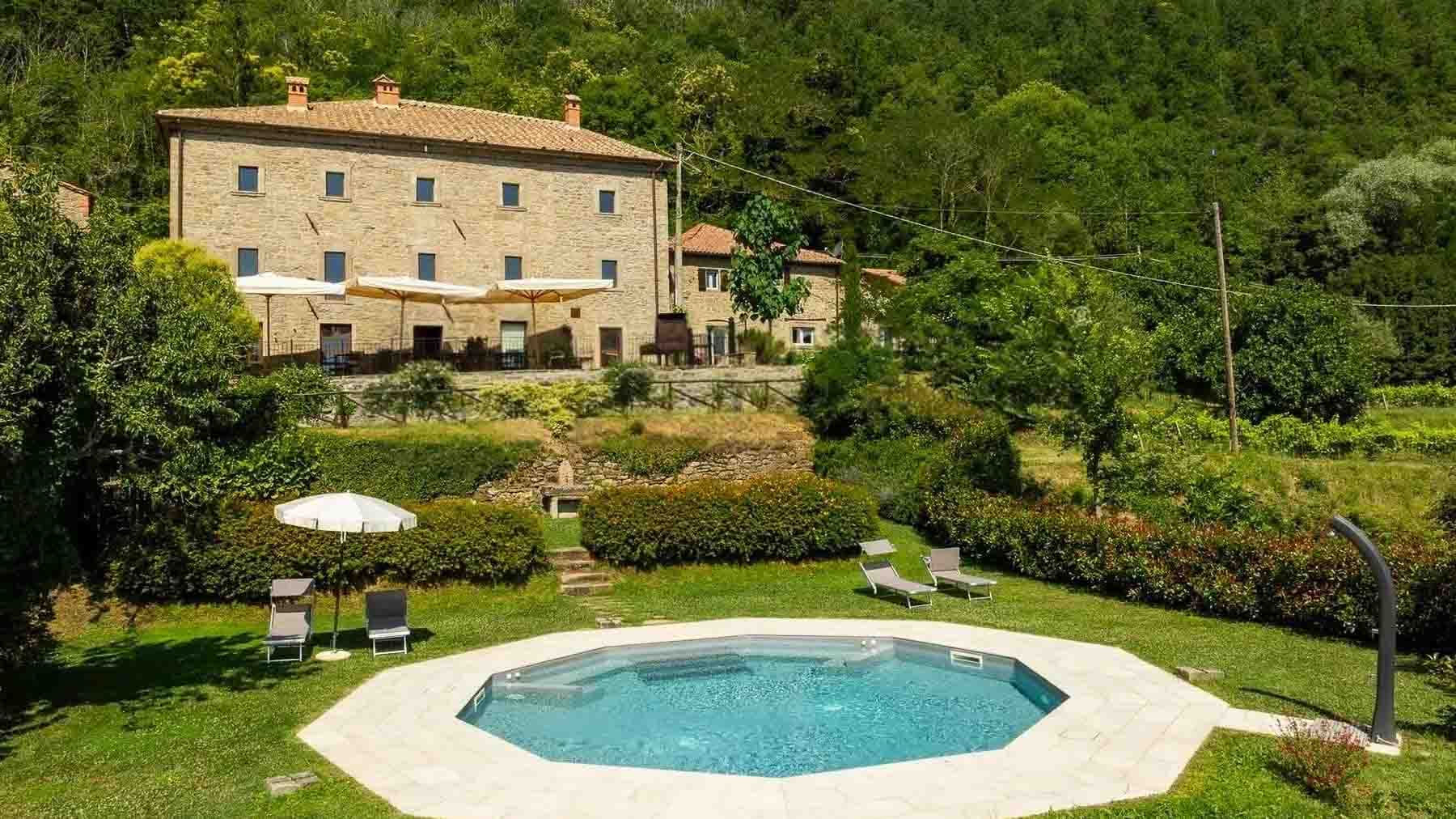 Casale panoramico con piscina a Cortona, Toscana