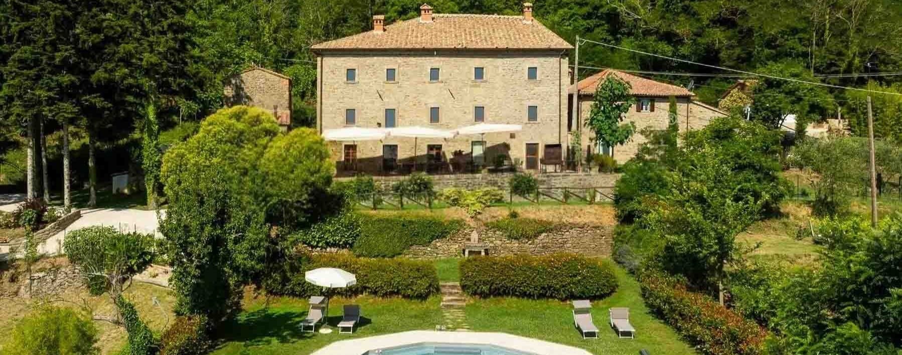 Casale panoramico con piscina a Cortona, Toscana