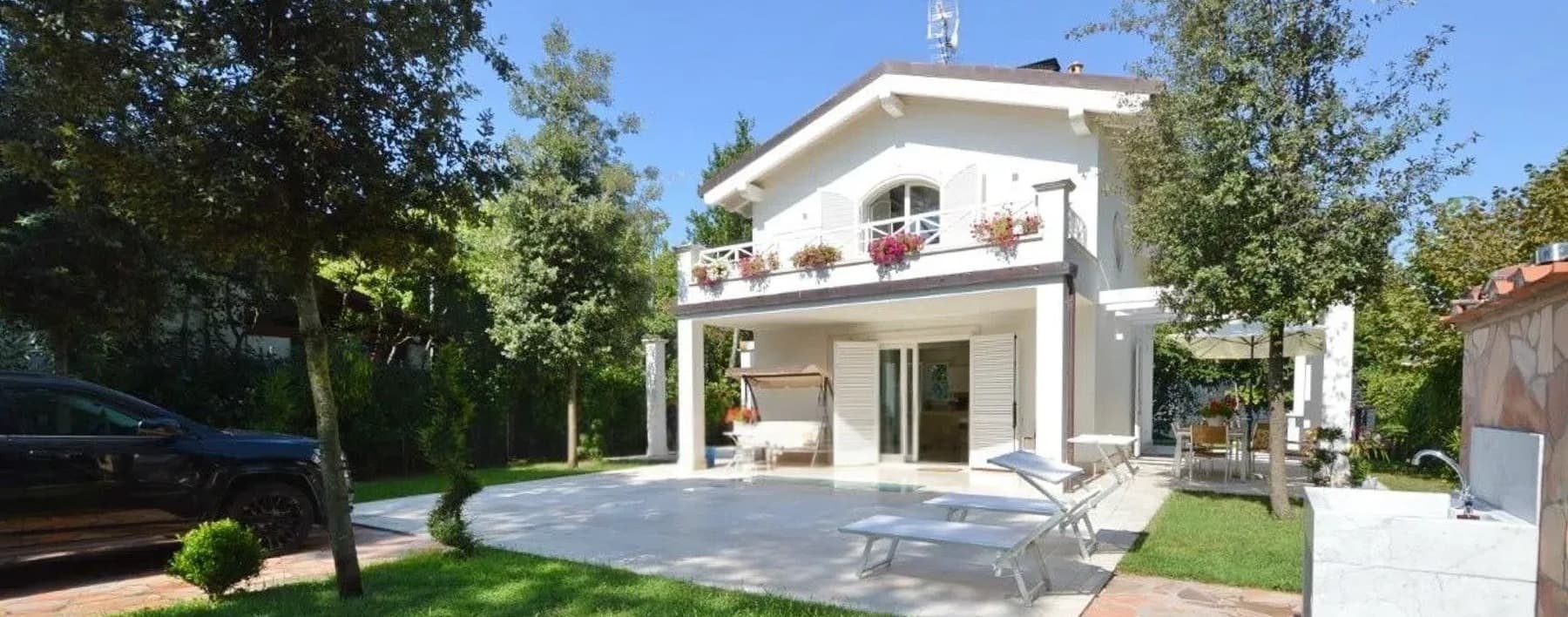 Villa con giardino privato a Forte dei Marmi, Toscana
