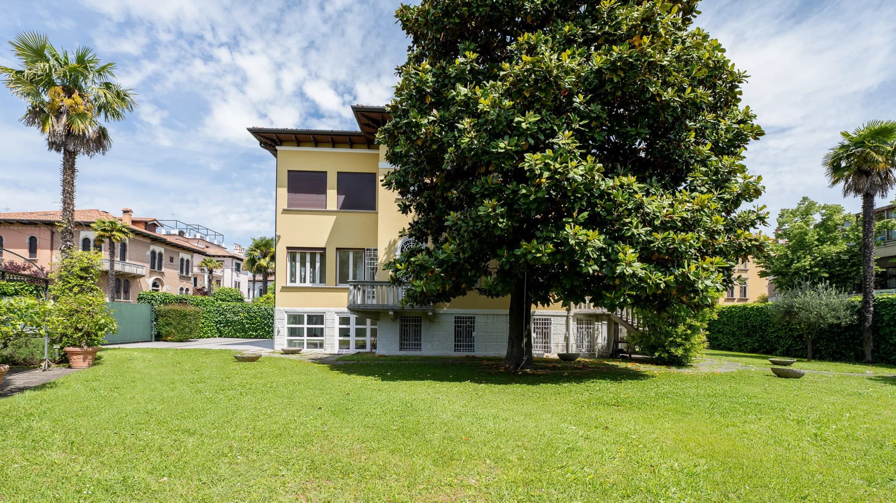 Prestigious Villa in Lido, Venice with Private Garden