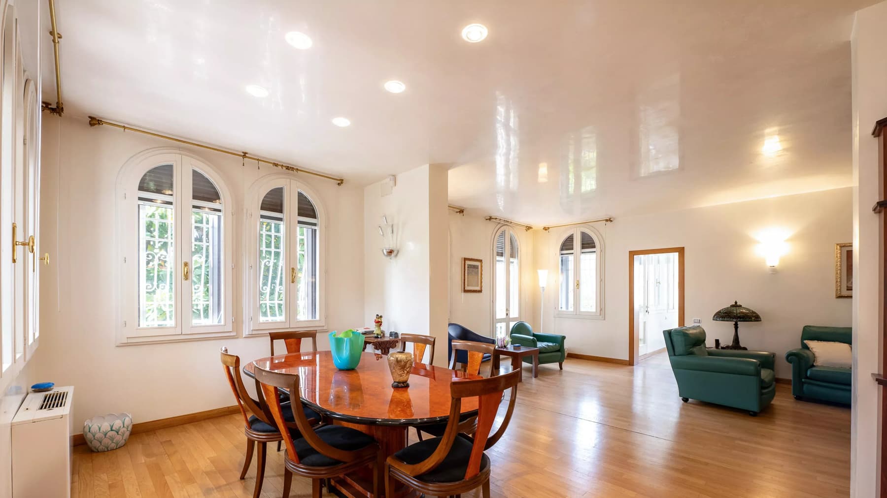 Prestigious Villa in Lido, Venice with Private Garden