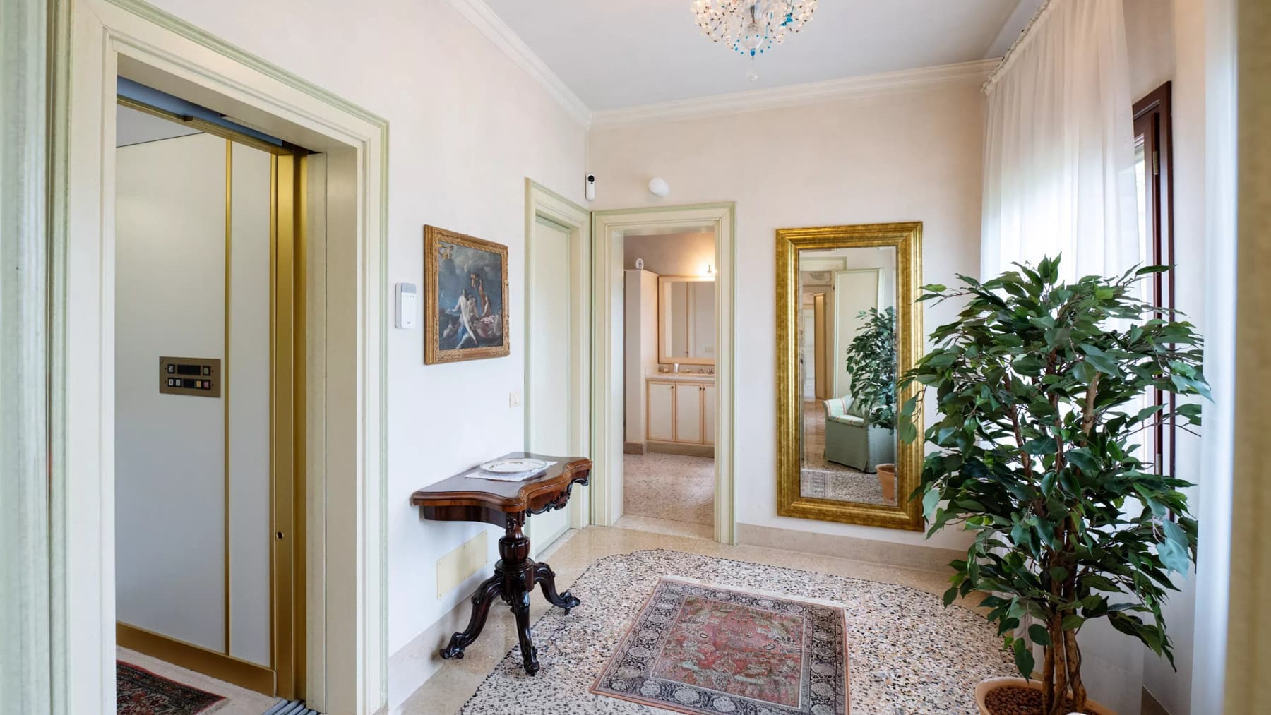 Elegante Appartamento in Villa Veneta con Parco e Chiesetta