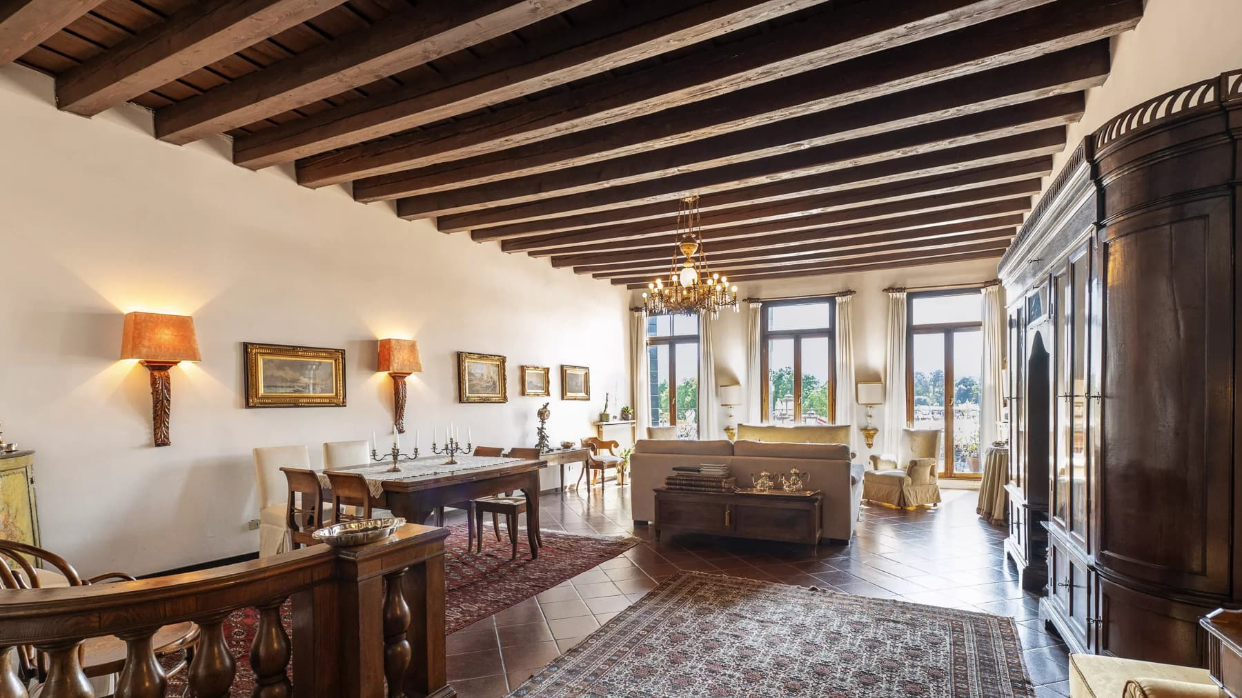 Prestigious Apartment in Padova, Veneto's Heart