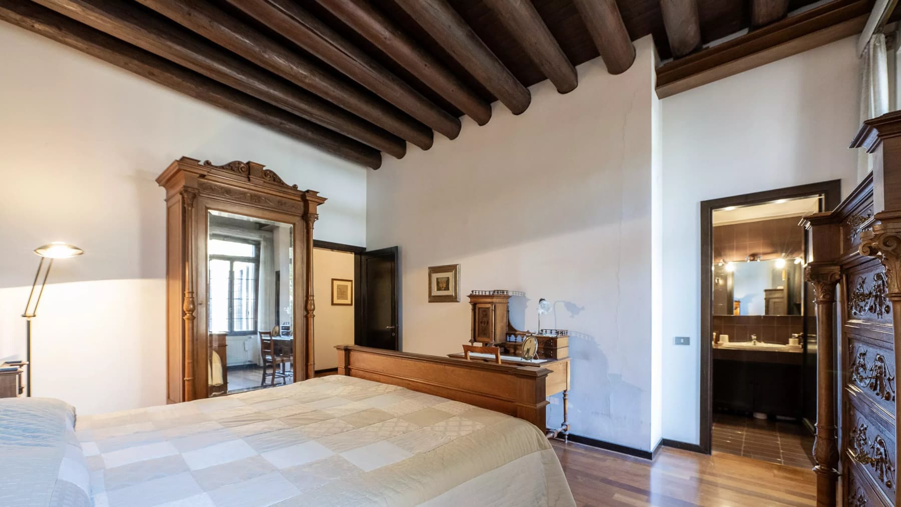 Prestigious Apartment in Padova, Veneto's Heart