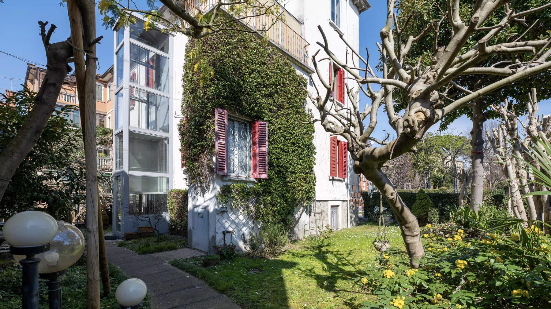Prestigious Villa with Garden in Lido, Venice