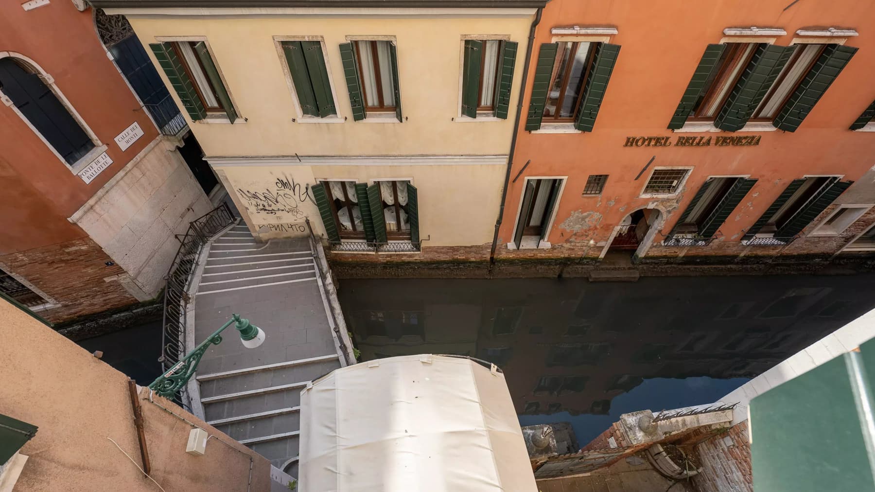 Venice Apartment Overlooking Canal in Veneto