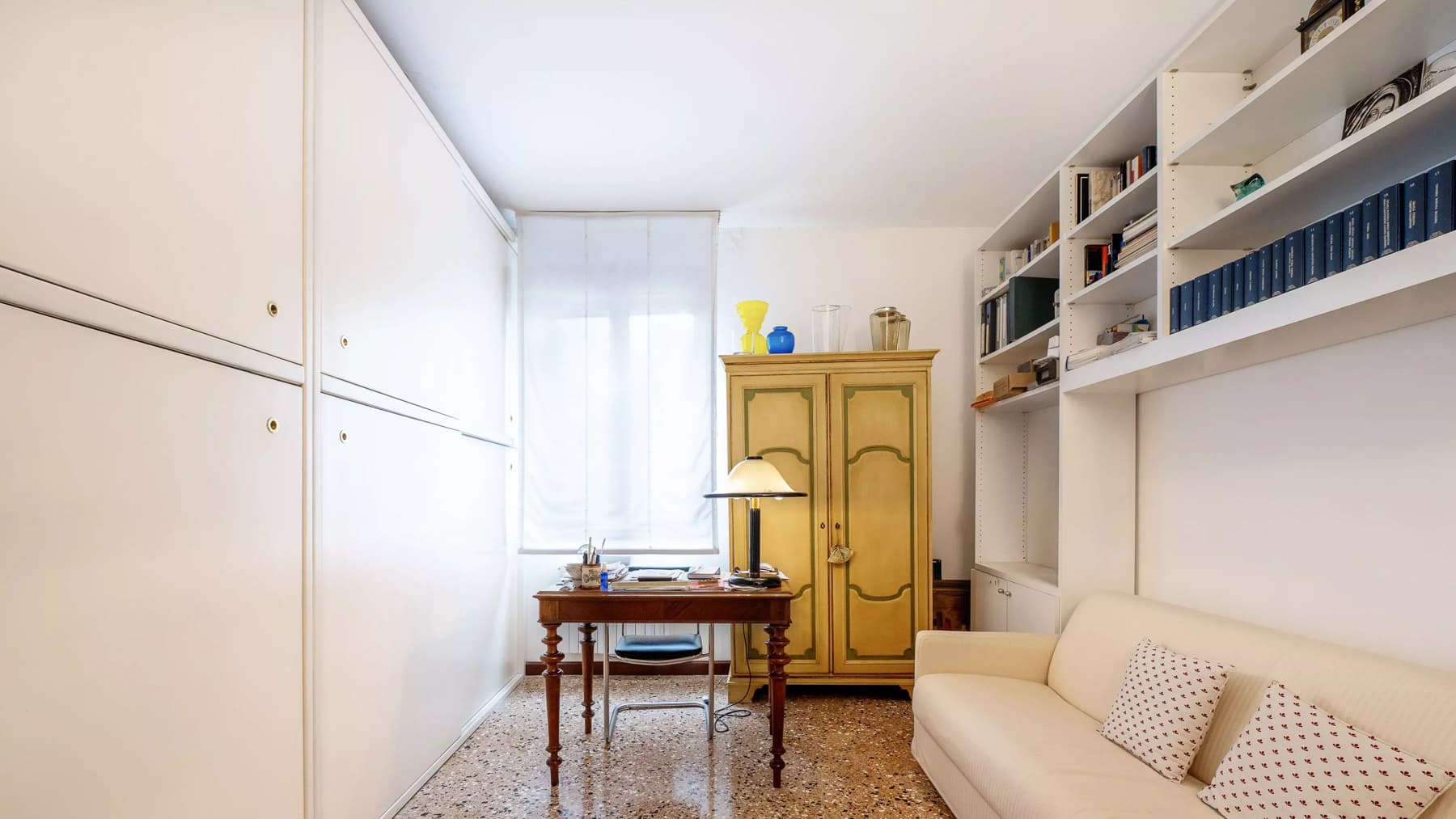 Elegant Apartment with Garden View in Venice, Veneto