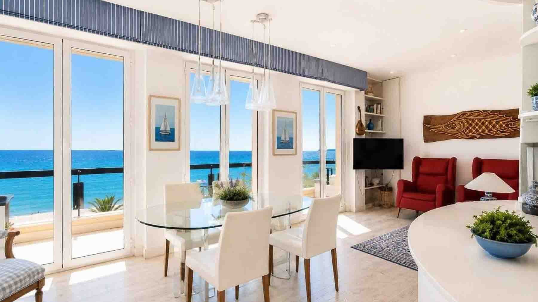 Attico luminoso 87mq con balcone a Finale Ligure