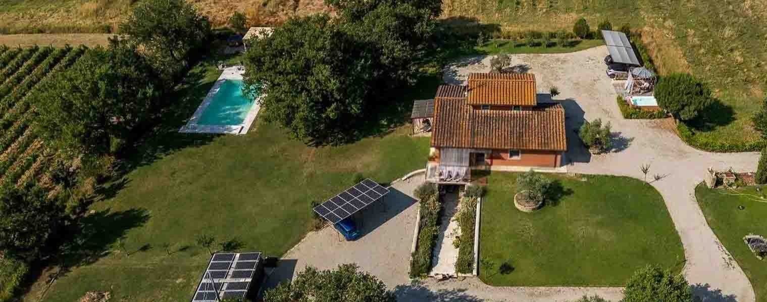 Casale a Cortona con parco, piscina e spa esclusiva