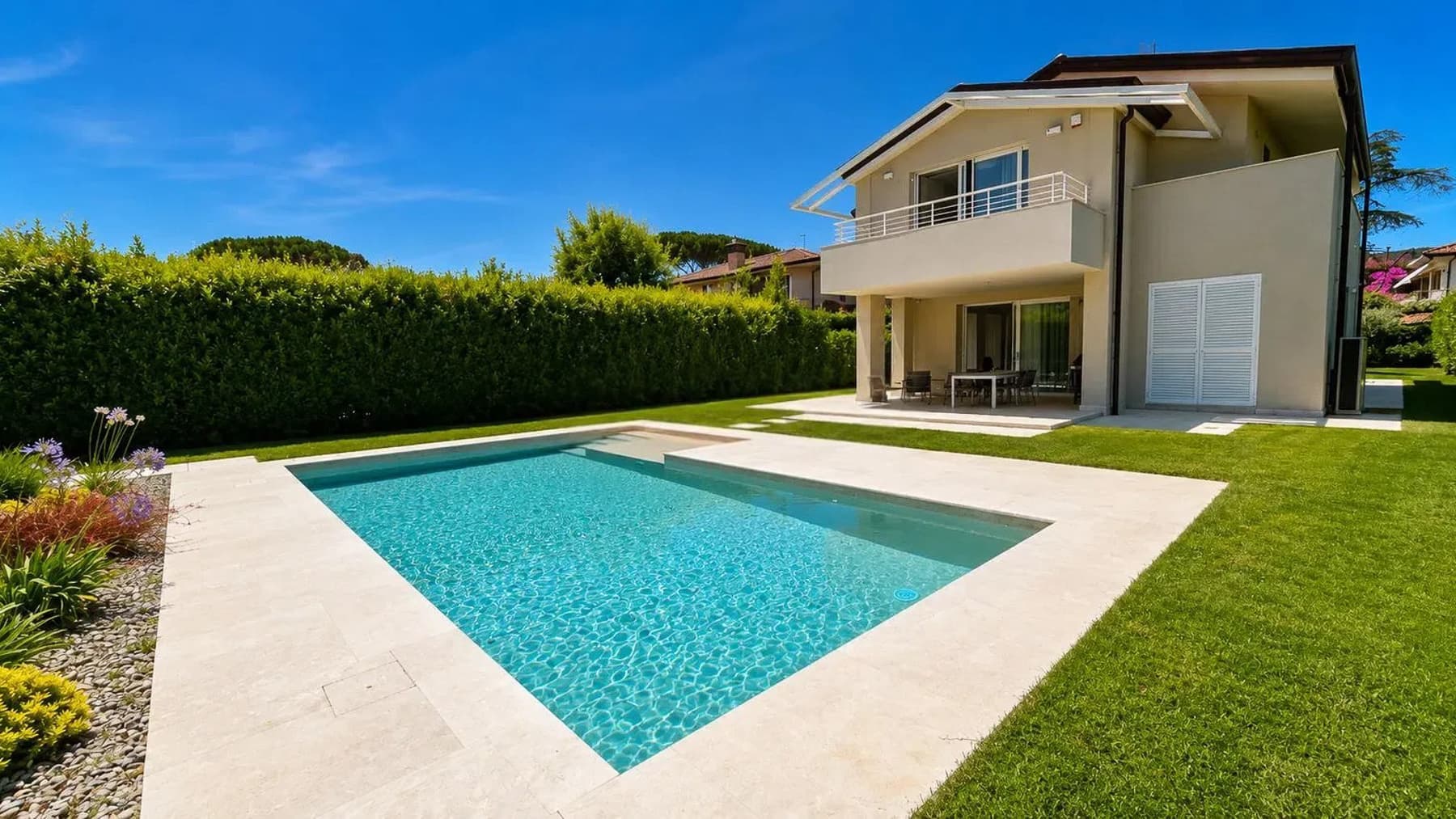 Villa moderna con piscina a Forte dei Marmi, Toscana