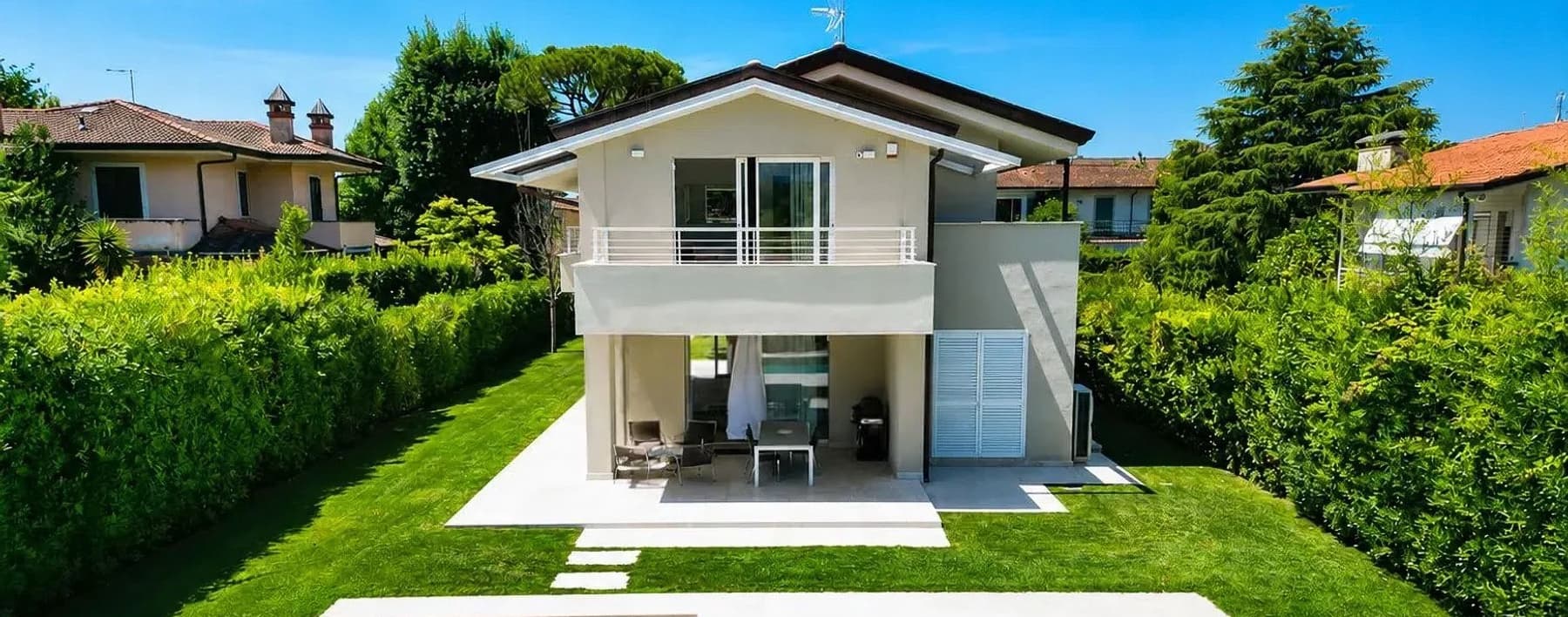 Villa moderna con piscina a Forte dei Marmi, Toscana