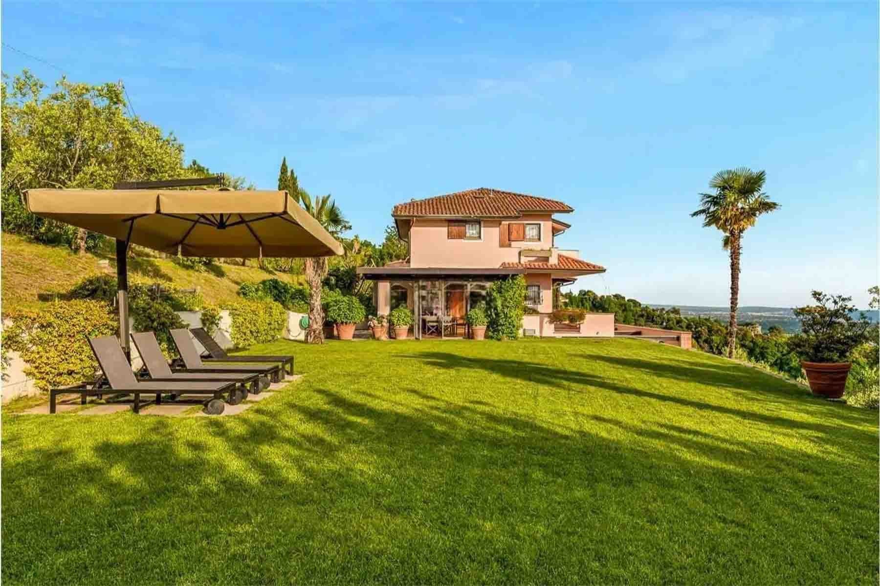 Villa elegante a Montignoso con vista mare, Toscana