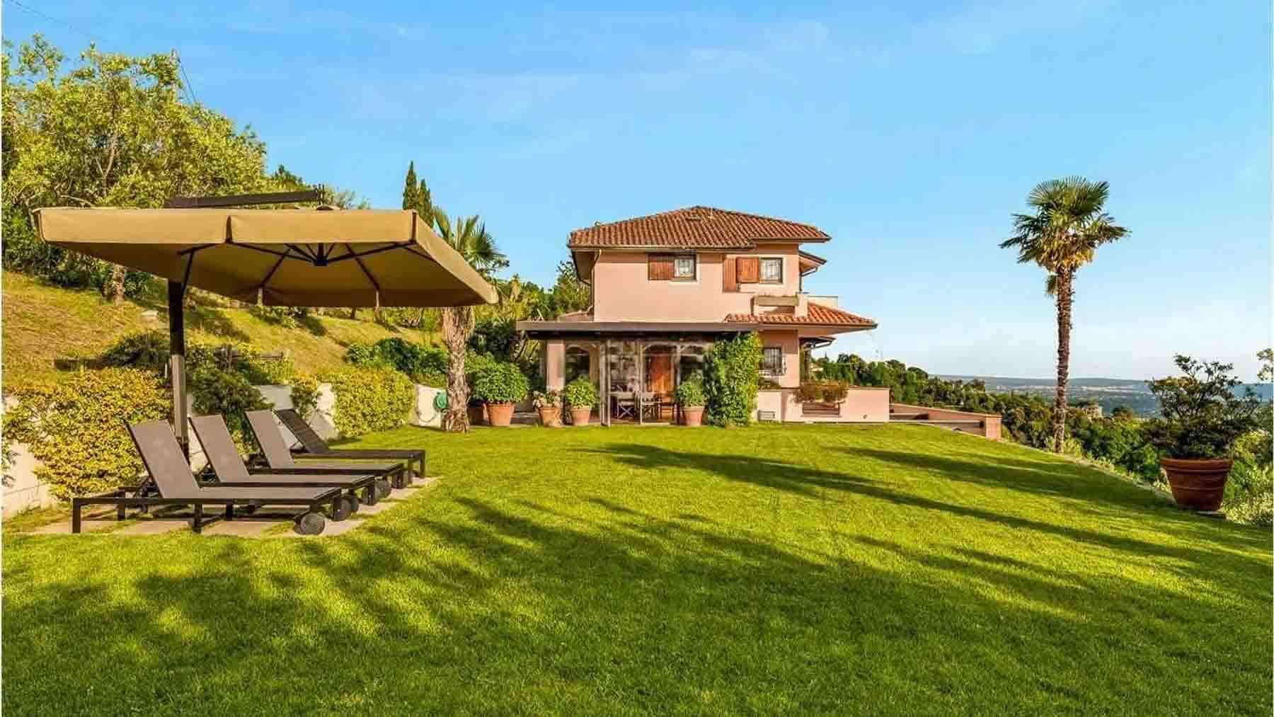 Villa elegante a Montignoso con vista mare, Toscana