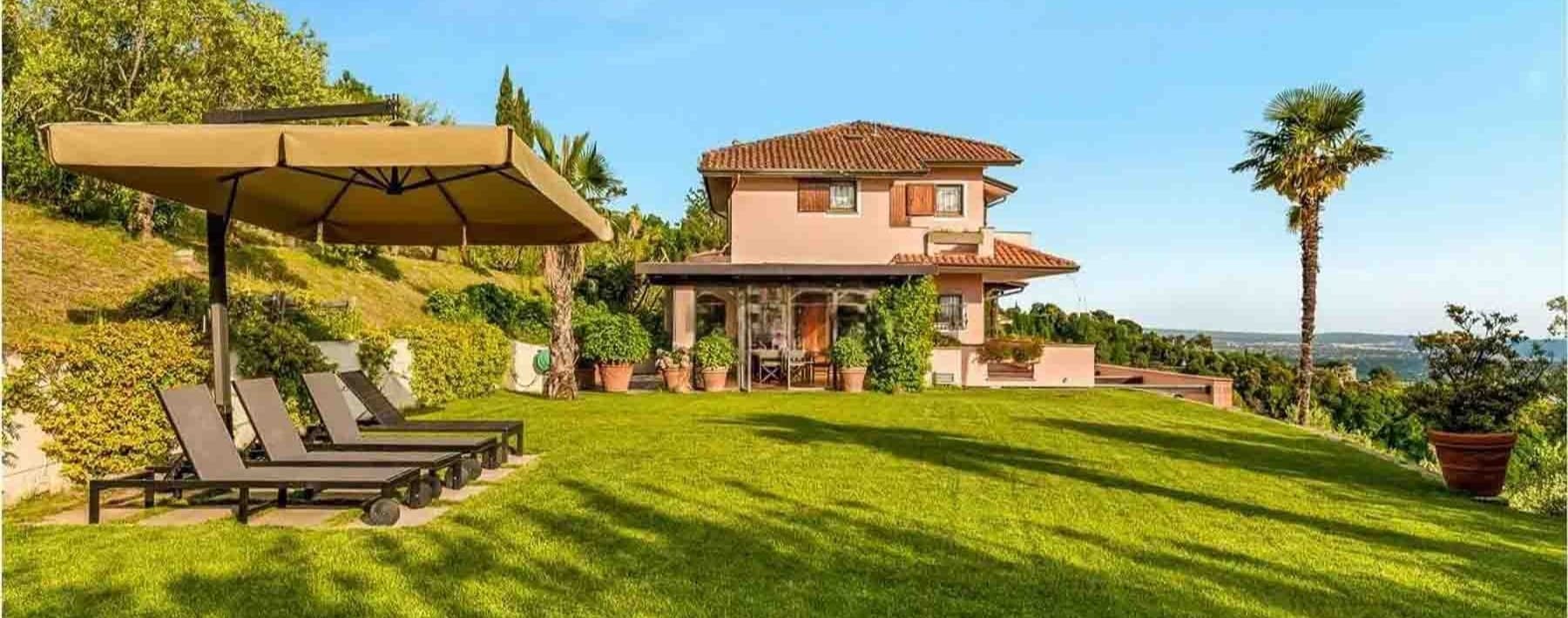 Villa elegante a Montignoso con vista mare, Toscana