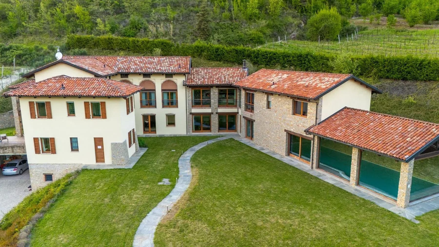 Villa prestigiosa nelle Langhe vicino ad Alba