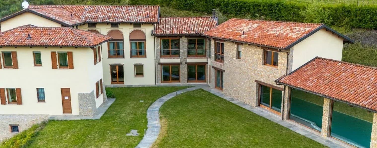 Villa prestigiosa nelle Langhe vicino ad Alba