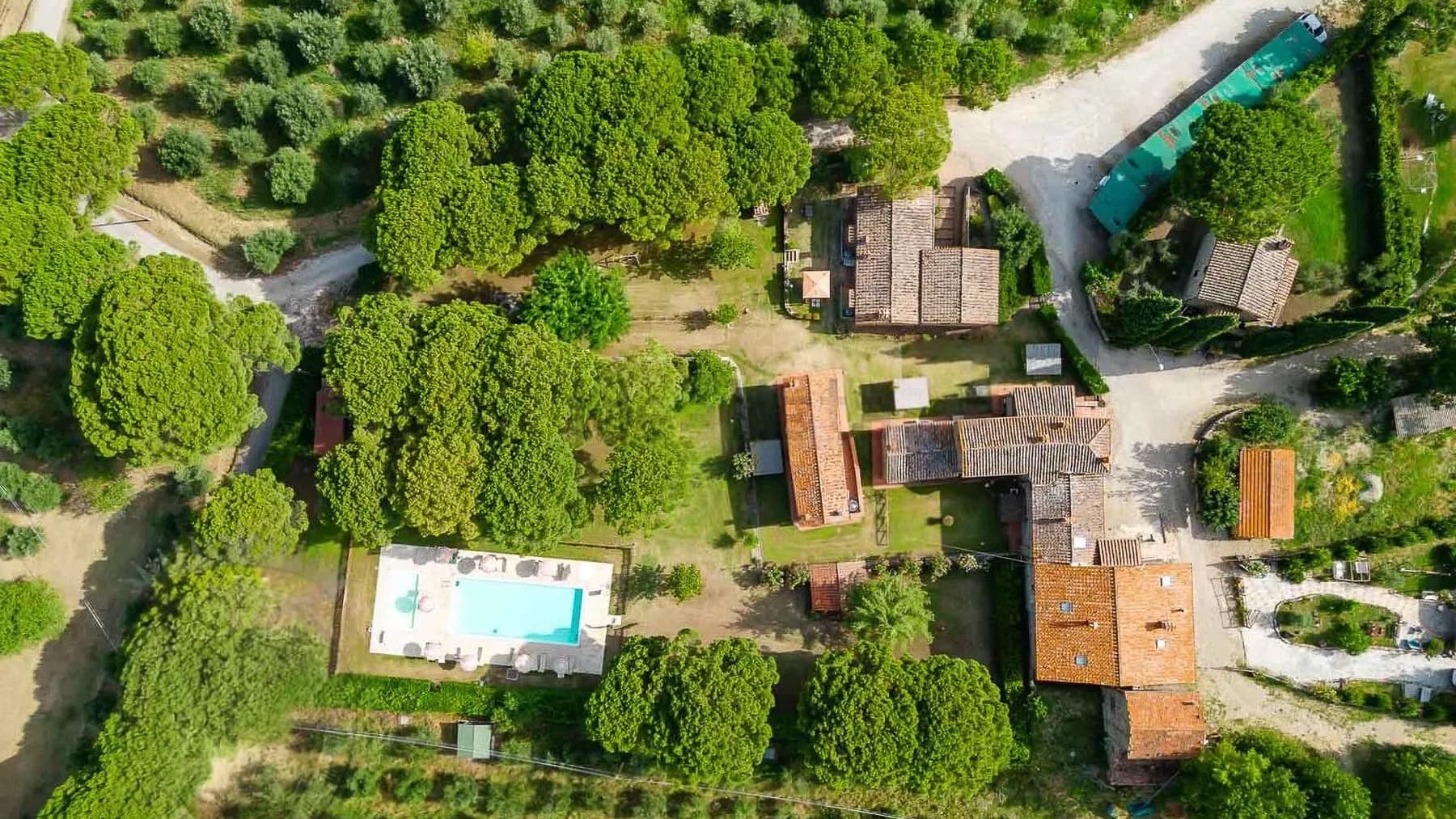 Casale con piscina a Tuoro sul Trasimeno, Umbria