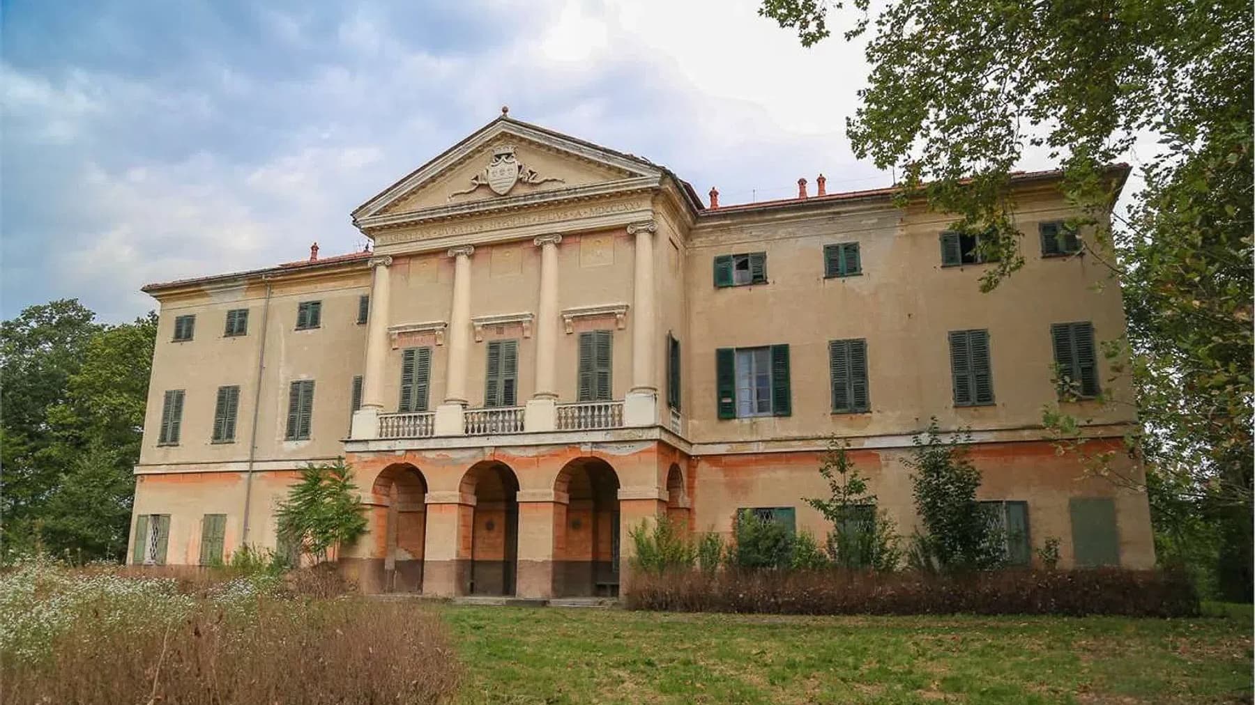 Villa storica a Cairo Montenotte, 1800 mq nel verde