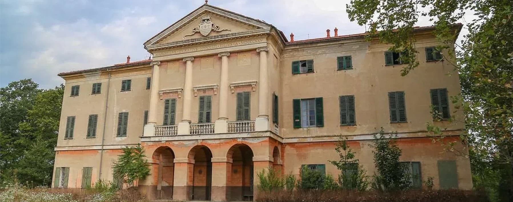Villa storica a Cairo Montenotte, 1800 mq nel verde