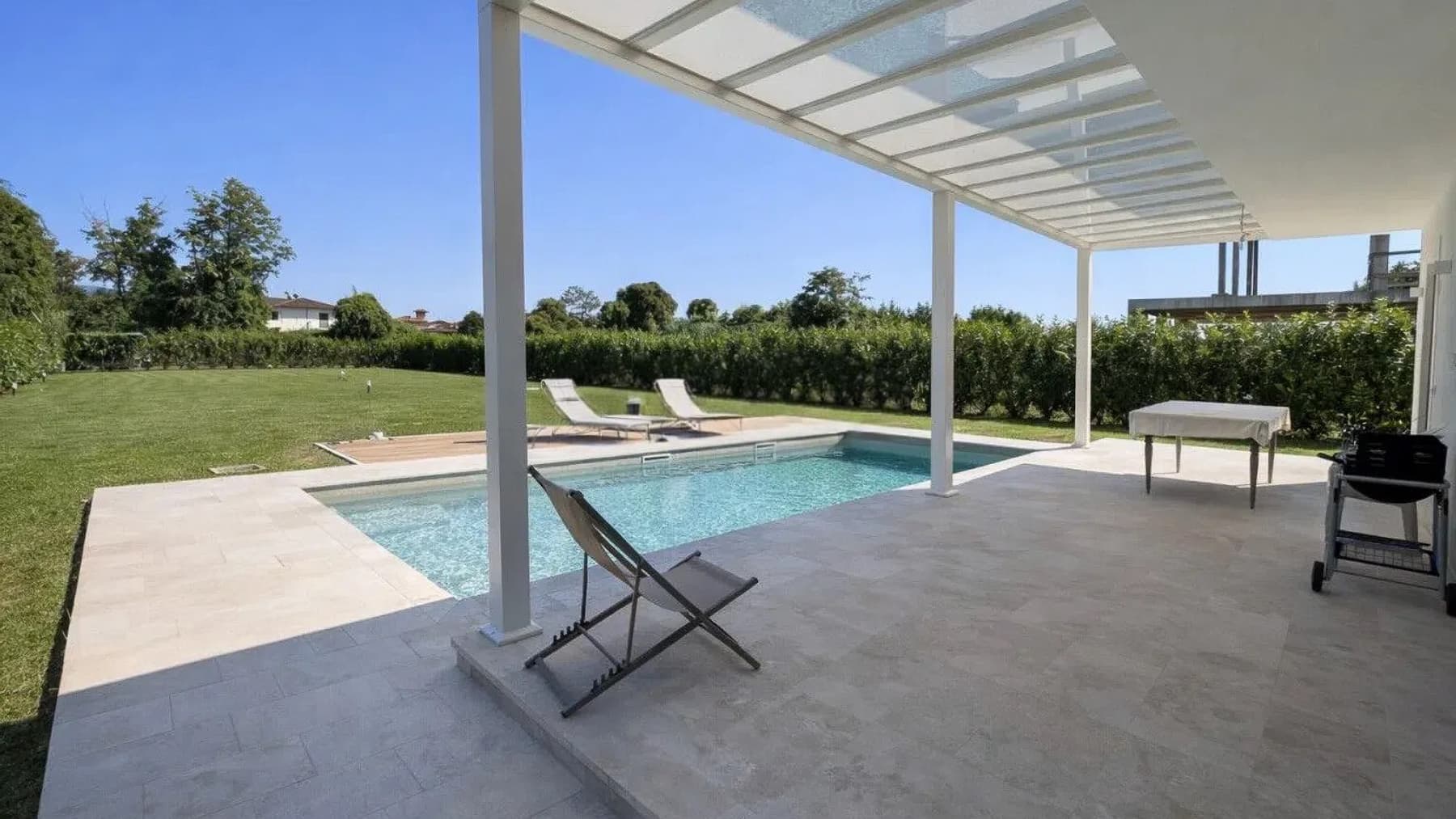 Villa elegante a Pietrasanta, Versilia con piscina