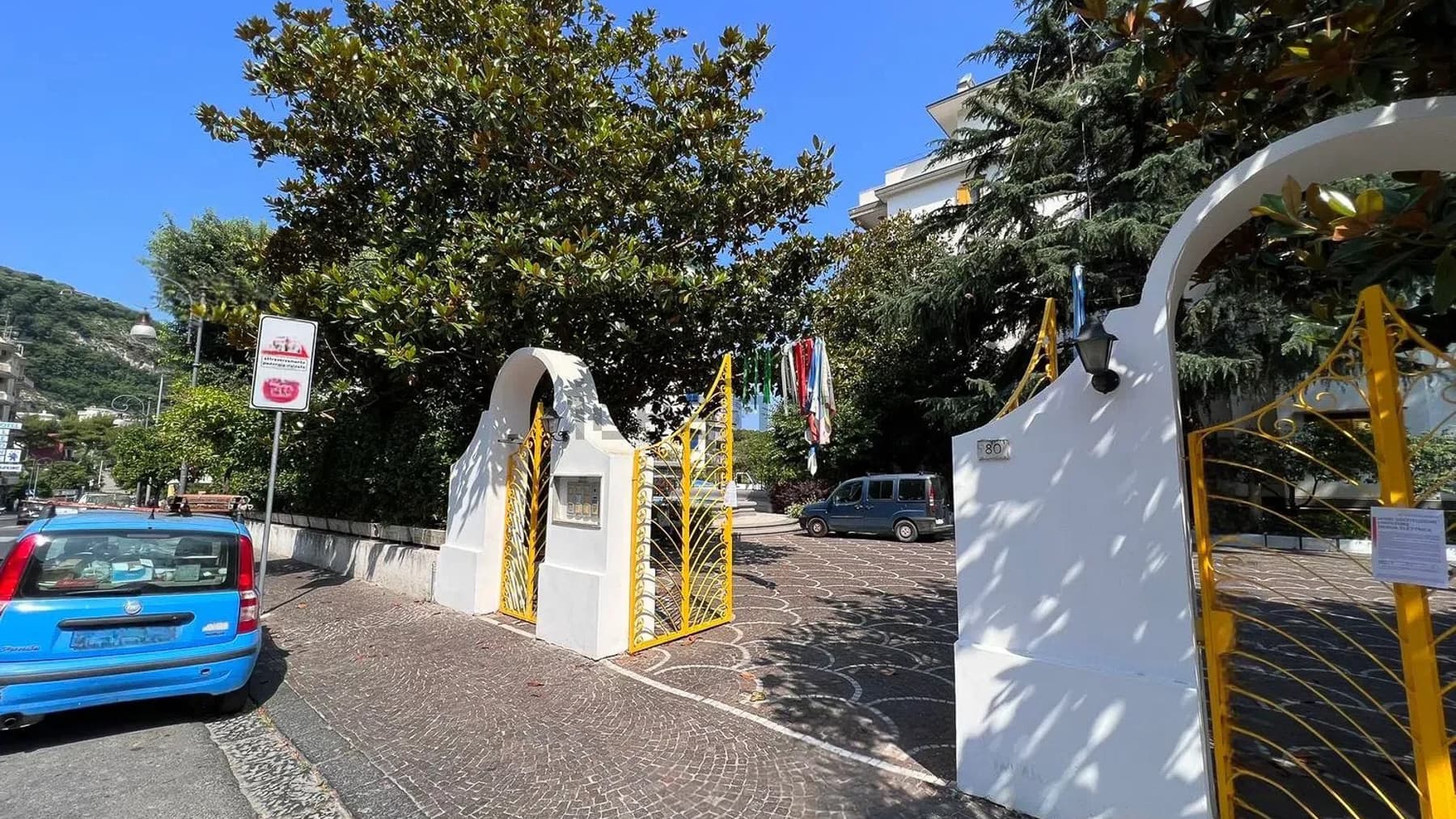 Appartamento spazioso a Sorrento con terrazzo e piscina