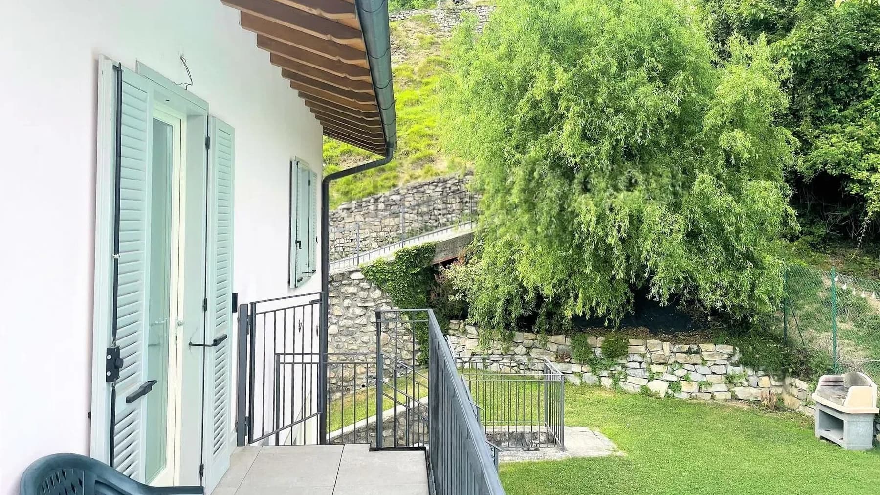 Villa con Piscina e Vista Lago ad Argegno
