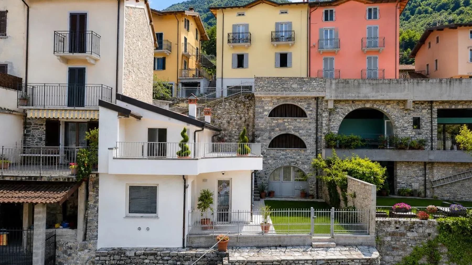 Villa a Lezzeno, esclusiva fronte Lago di Como