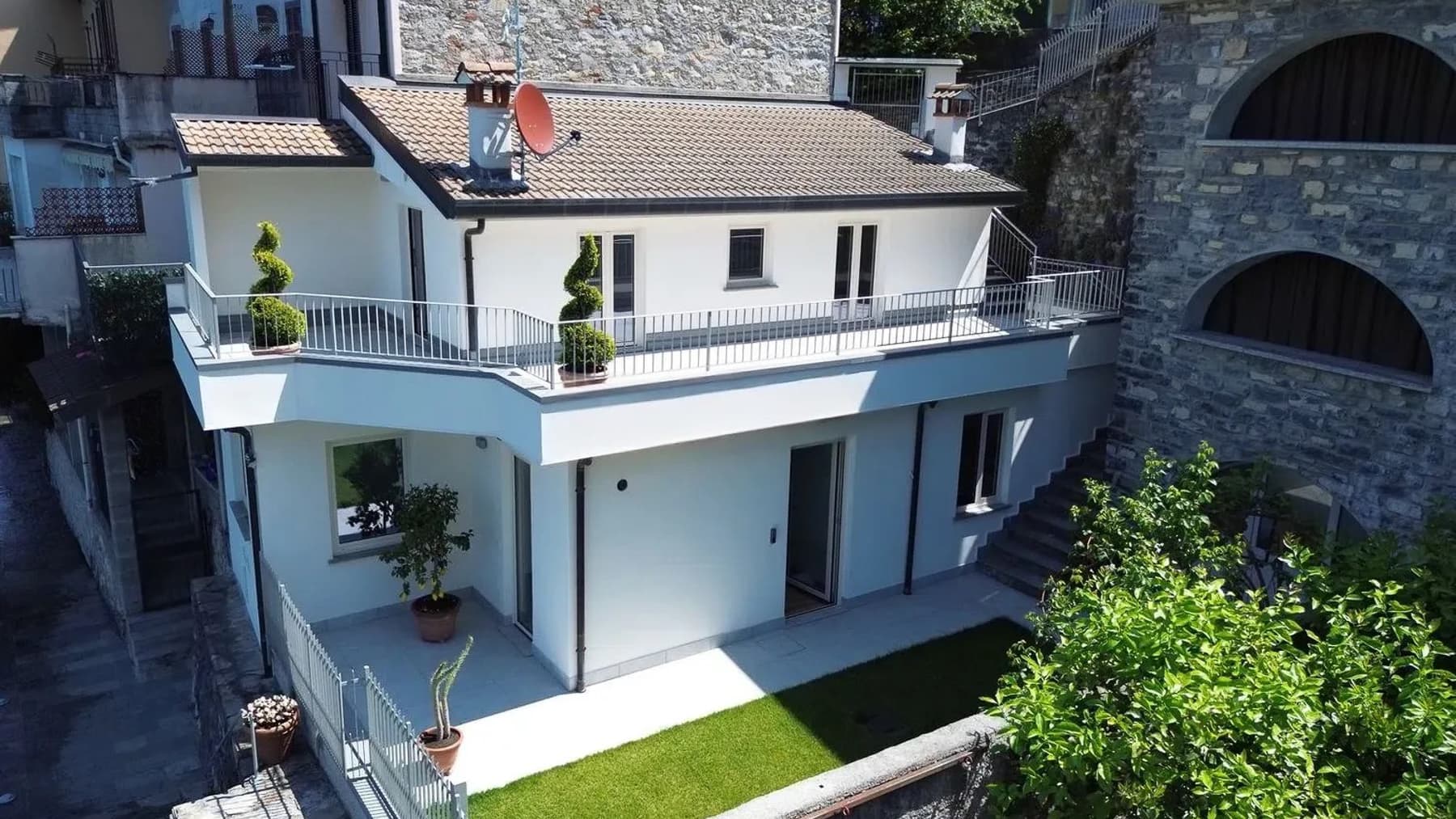 Villa a Lezzeno, esclusiva fronte Lago di Como
