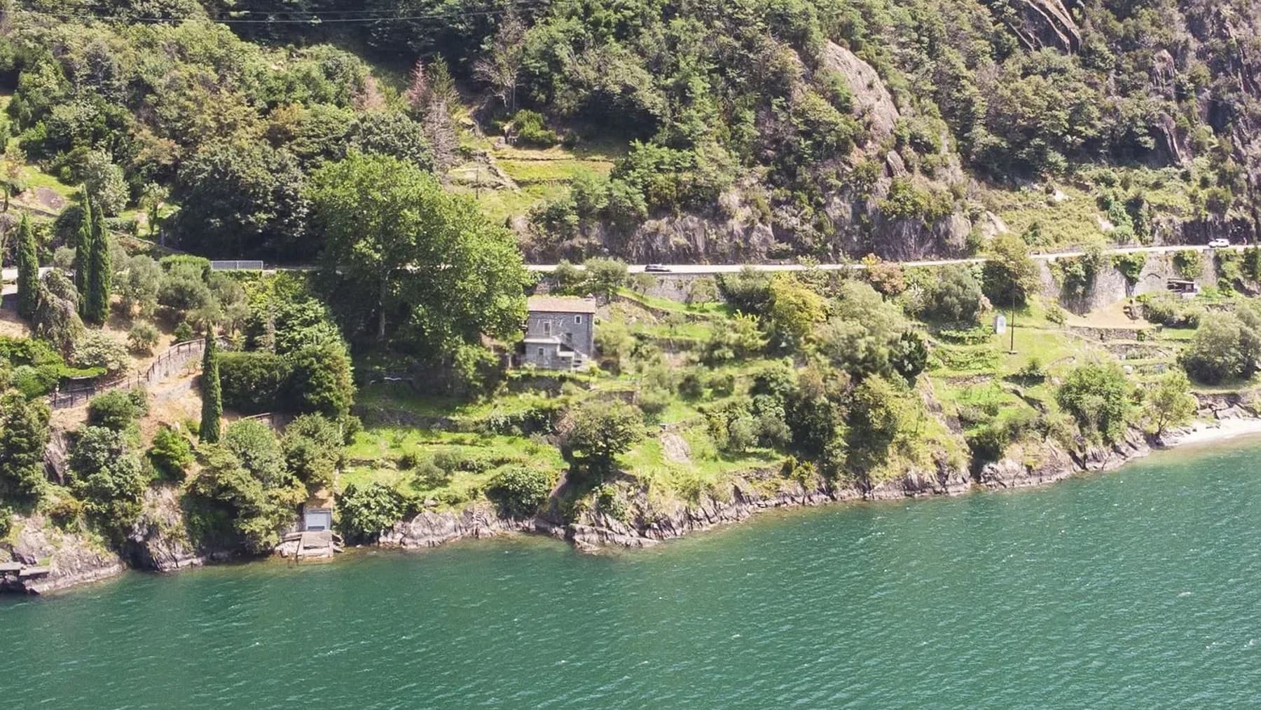 Casale esclusivo a Dorio, fronte Lago di Como