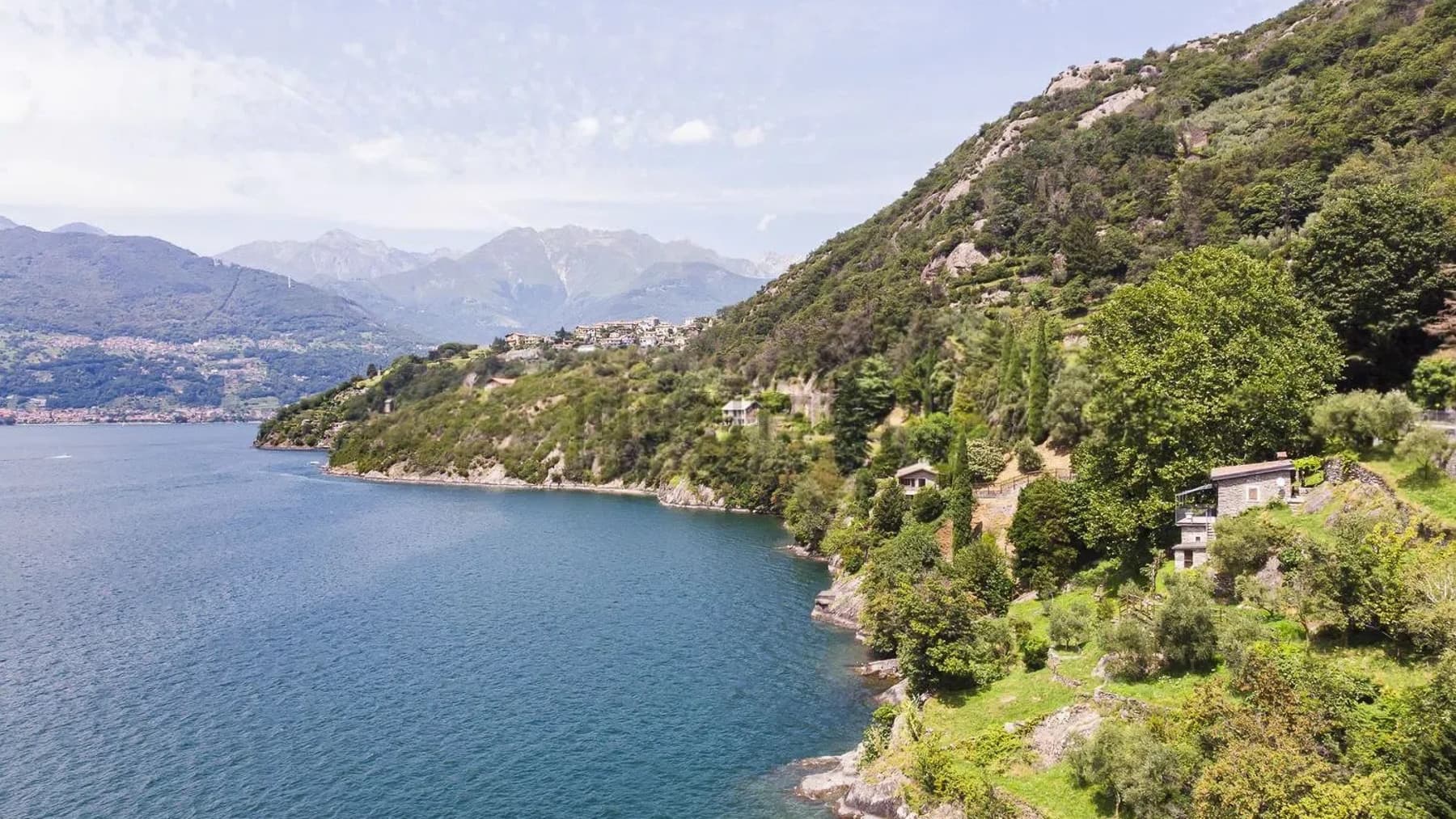Casale esclusivo a Dorio, fronte Lago di Como