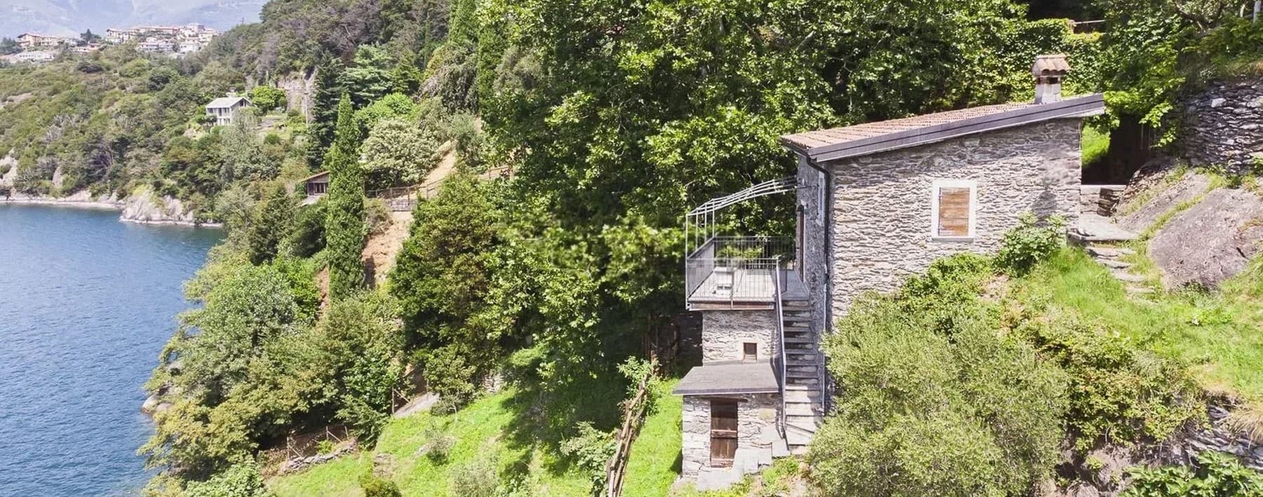 Casale esclusivo a Dorio, fronte Lago di Como