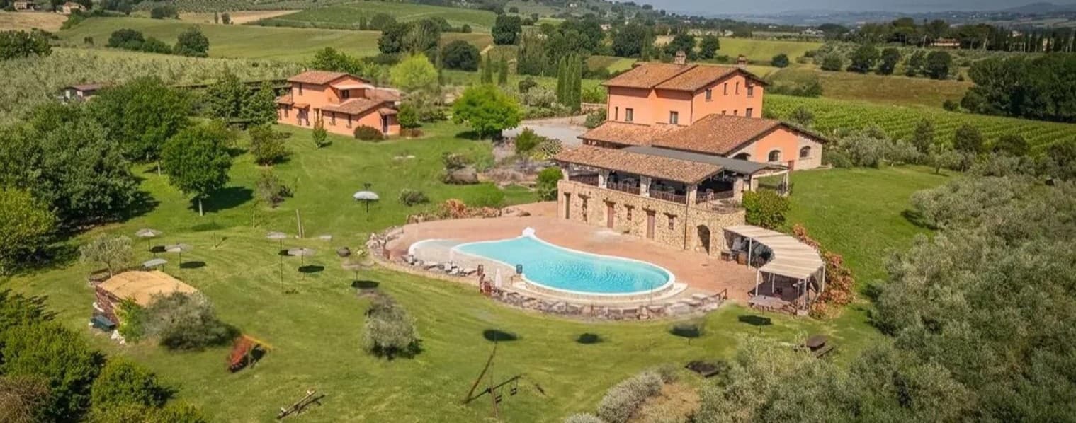 Casale a Limigiano, tra colline umbre e natura incontaminata