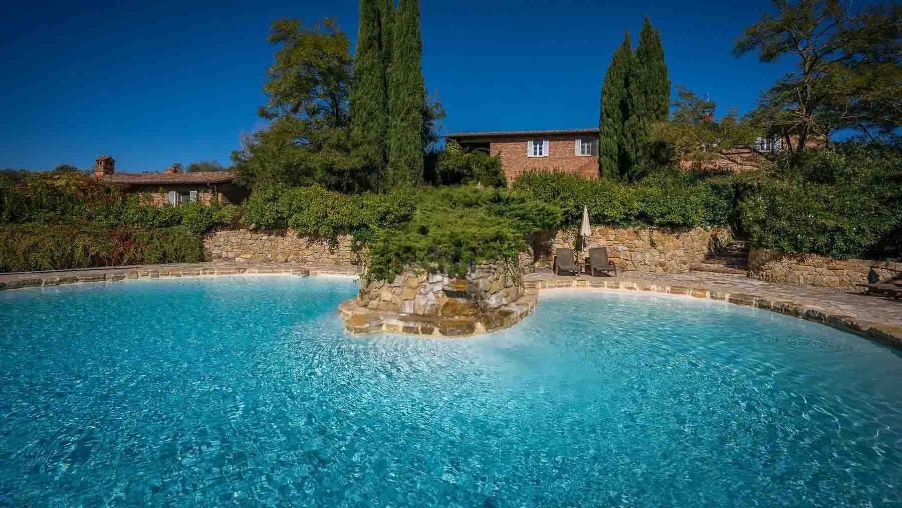 Casale con piscina a Castiglione del Lago, Umbria