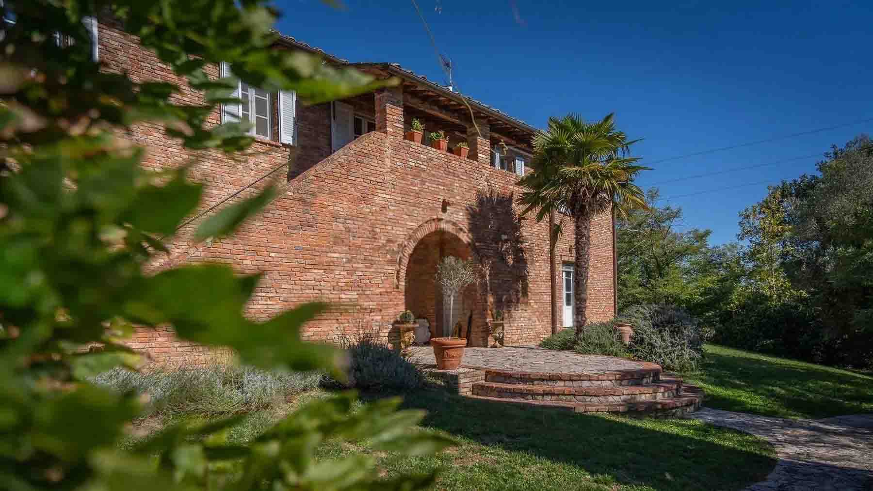 Casale con piscina a Castiglione del Lago, Umbria