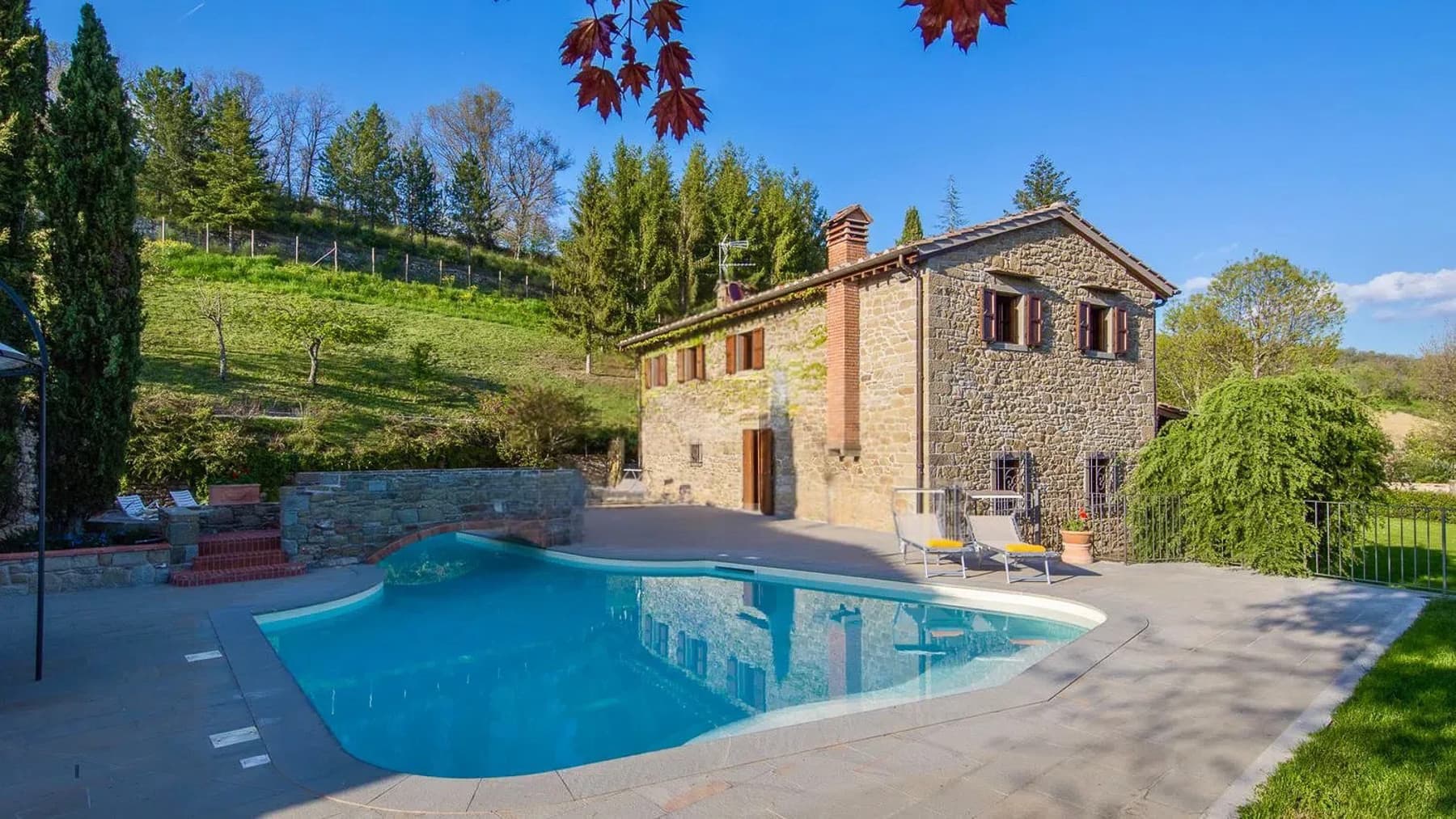 Casale in Toscana vicino Stia con piscina unica