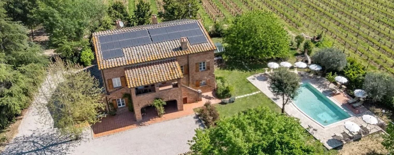 Casale a Montepulciano: Vigneti e Lusso Toscano