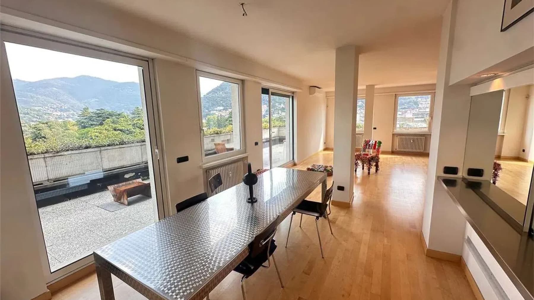 Appartamento esclusivo a Como, vista Lago di Como